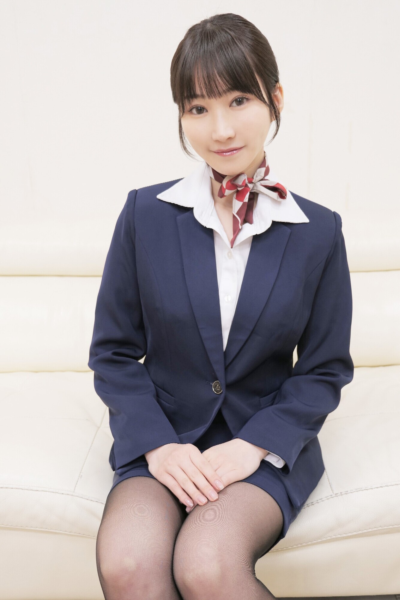 黒パンスト越しの童貞チ〇ポ3cm挿入!敏感なマ〇コを刺激されて 奥まで挿れて欲しくなっちゃってCAさんが生で筆おろし! ガニ股騎乗位で連続絶頂! 画像14