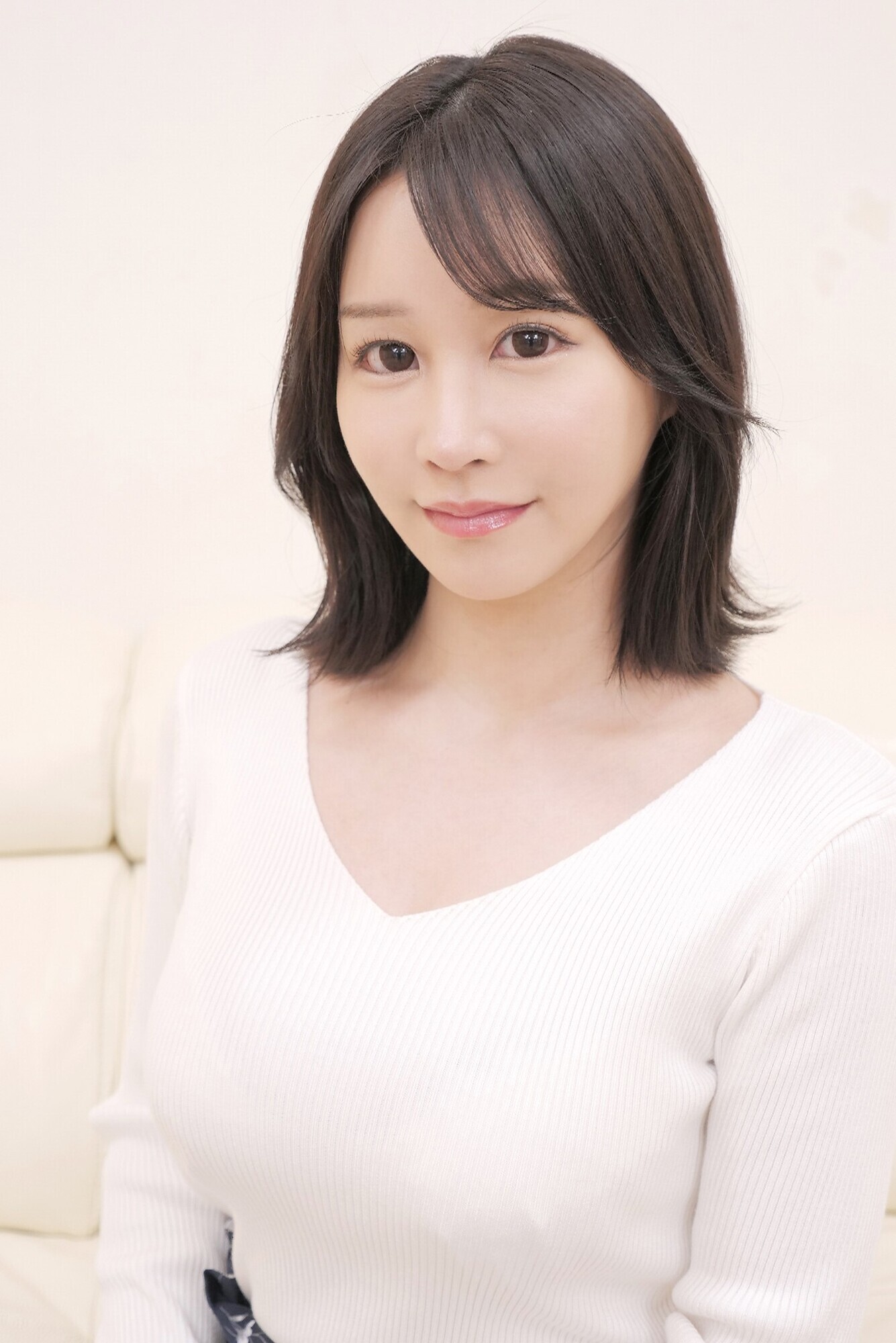 人妻乳首いじり我慢チャレンジ！ノーブラ透け乳首を散々いじられた人妻は中出しさえも拒まず生挿入を求めてメス堕ちする！ 画像9