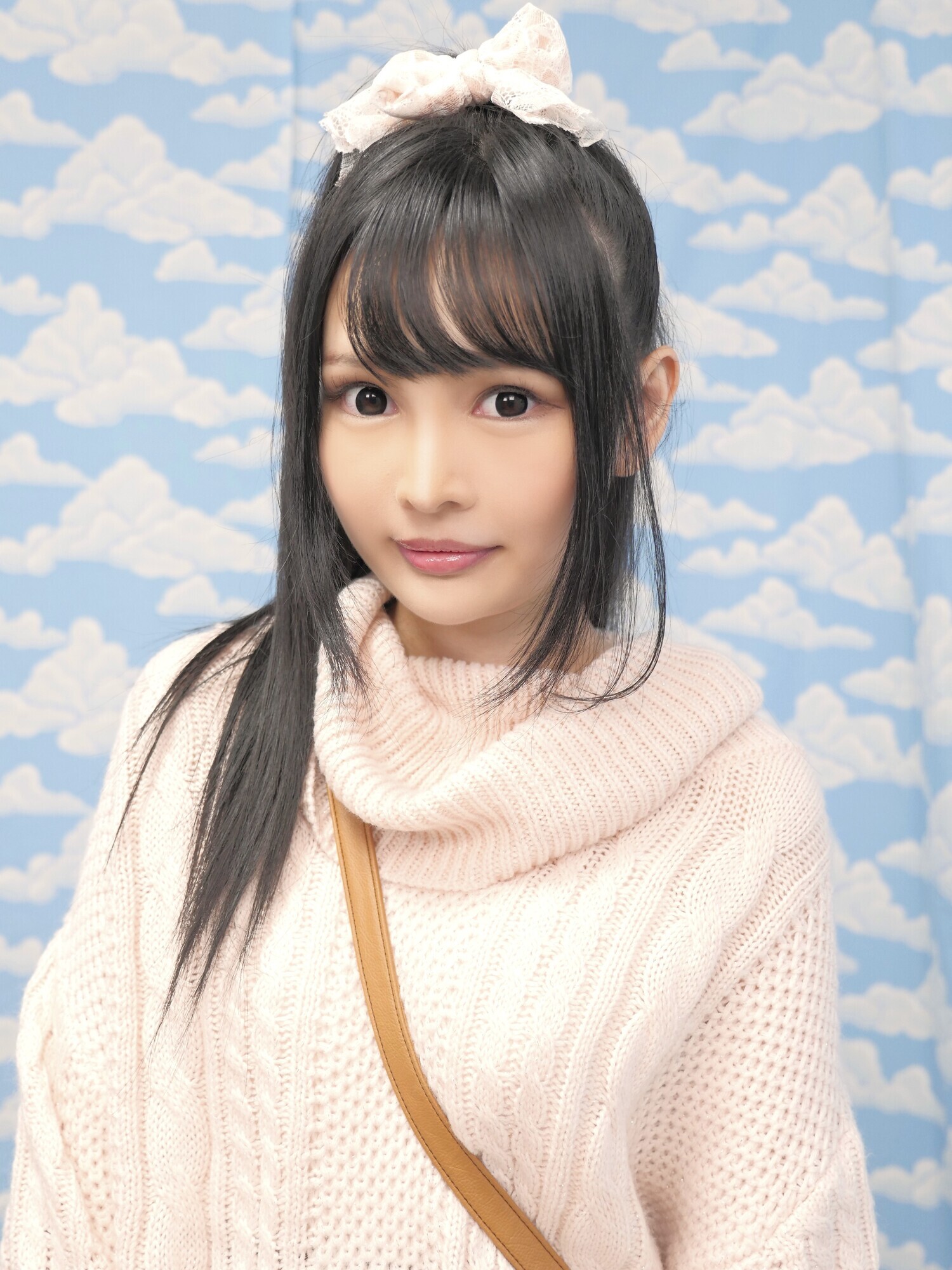 ラップ1枚被せて友達と素股してくれませんか?と偽り溶けるラップを仕込んでウブなお嬢さんに生ハメ、中出しさせちゃいました! 跡美しゅり 画像2