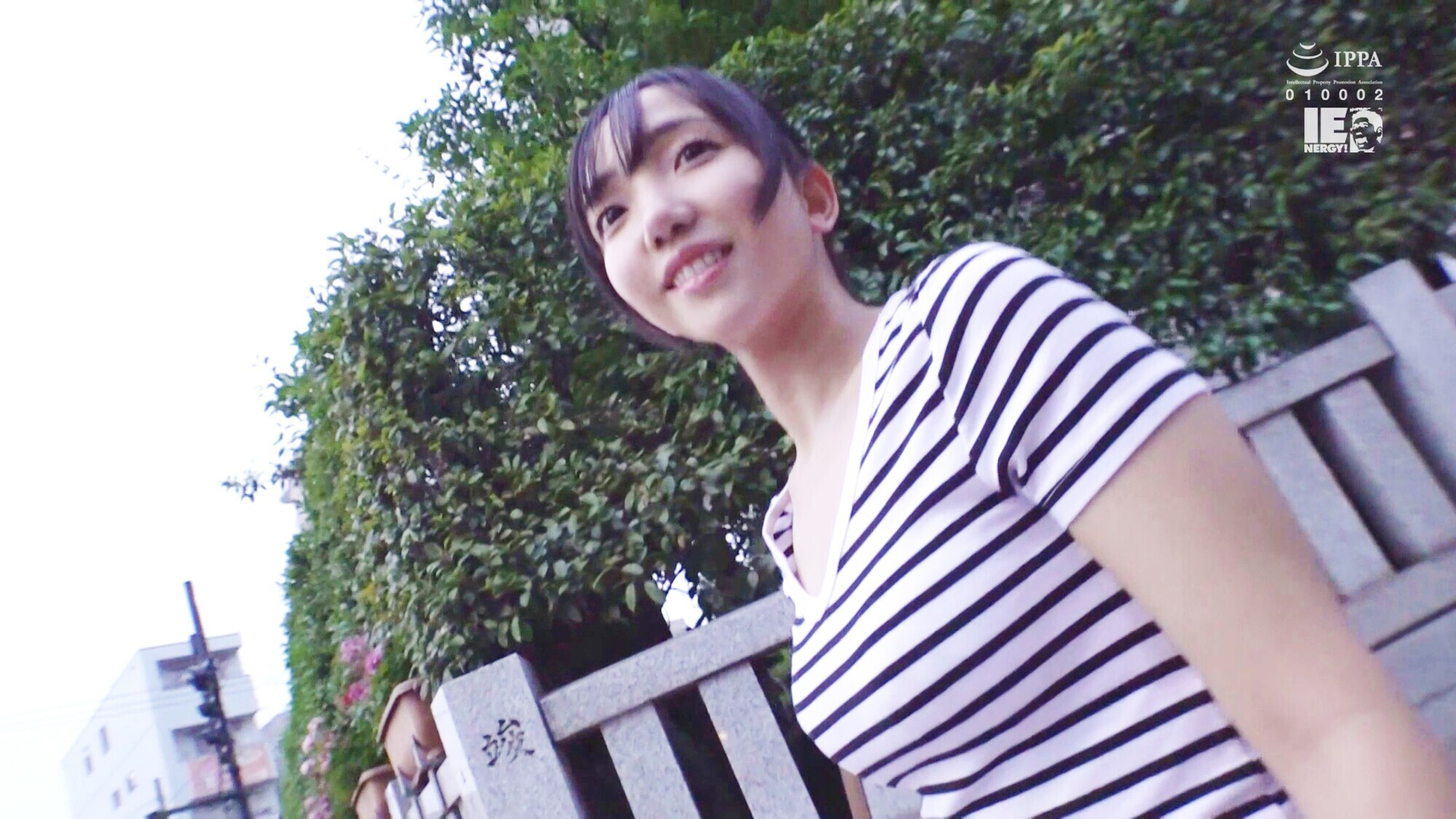 素人女子大生限定！狭いお風呂で密着混浴体験してもらえませんか！？火照る身体！おっぱいポ●リ！ウブな女子は恥ずかし過ぎて赤面涙目！あちこち舐めてキレイにしたらそのまま生中出しSEXしちゃいました！ 美咲音 画像1