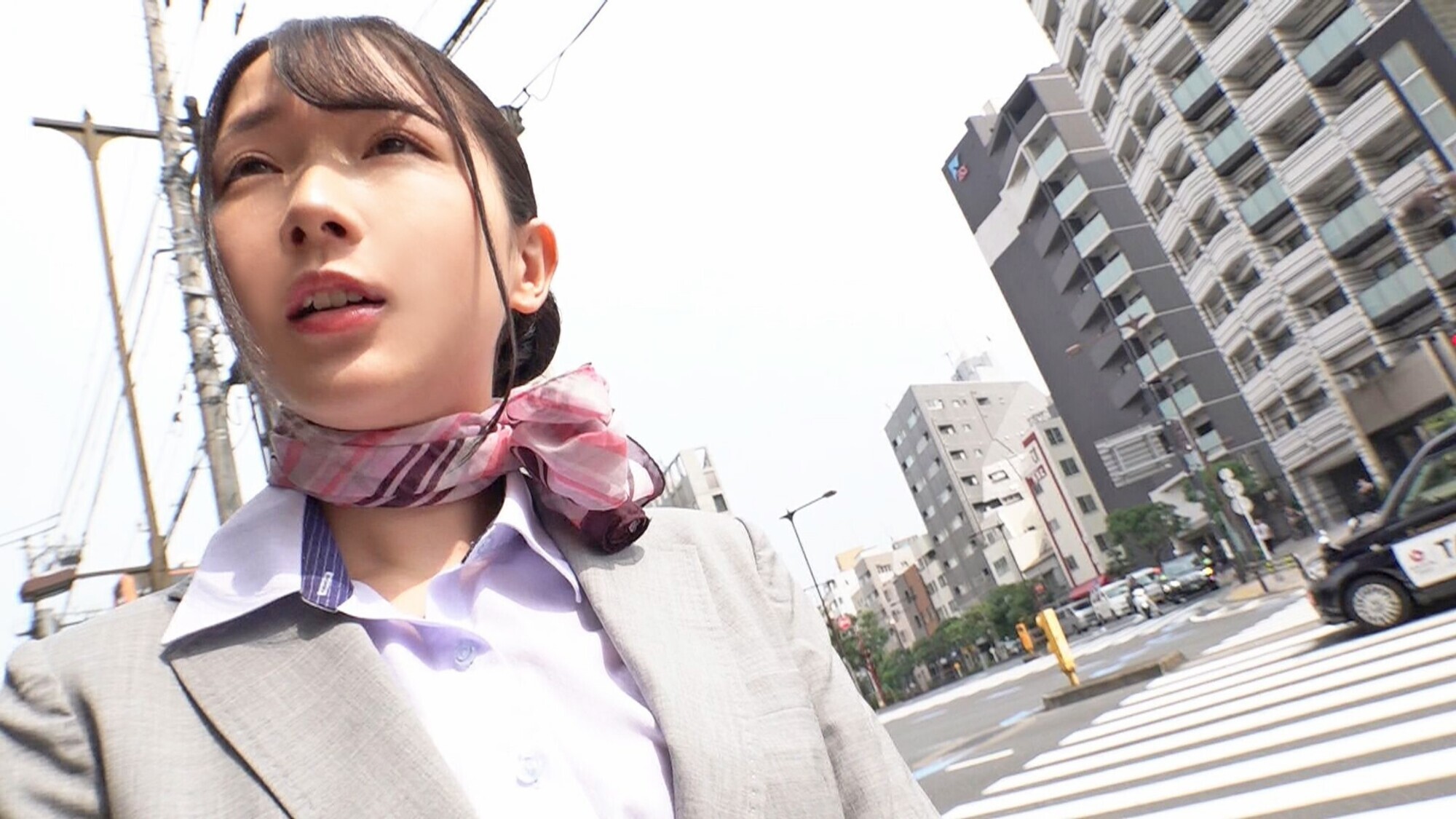 黒パンスト美脚CA限定！固定型リモコンローターONのまま黒パンスト足コキでイカせ対決 自分より先にイカせられたら高額賞金ゲット！失敗したら絶倫巨根と生ハメ中出しの罰ゲームアクシデントが待っている！ 宮西ひかる 画像10