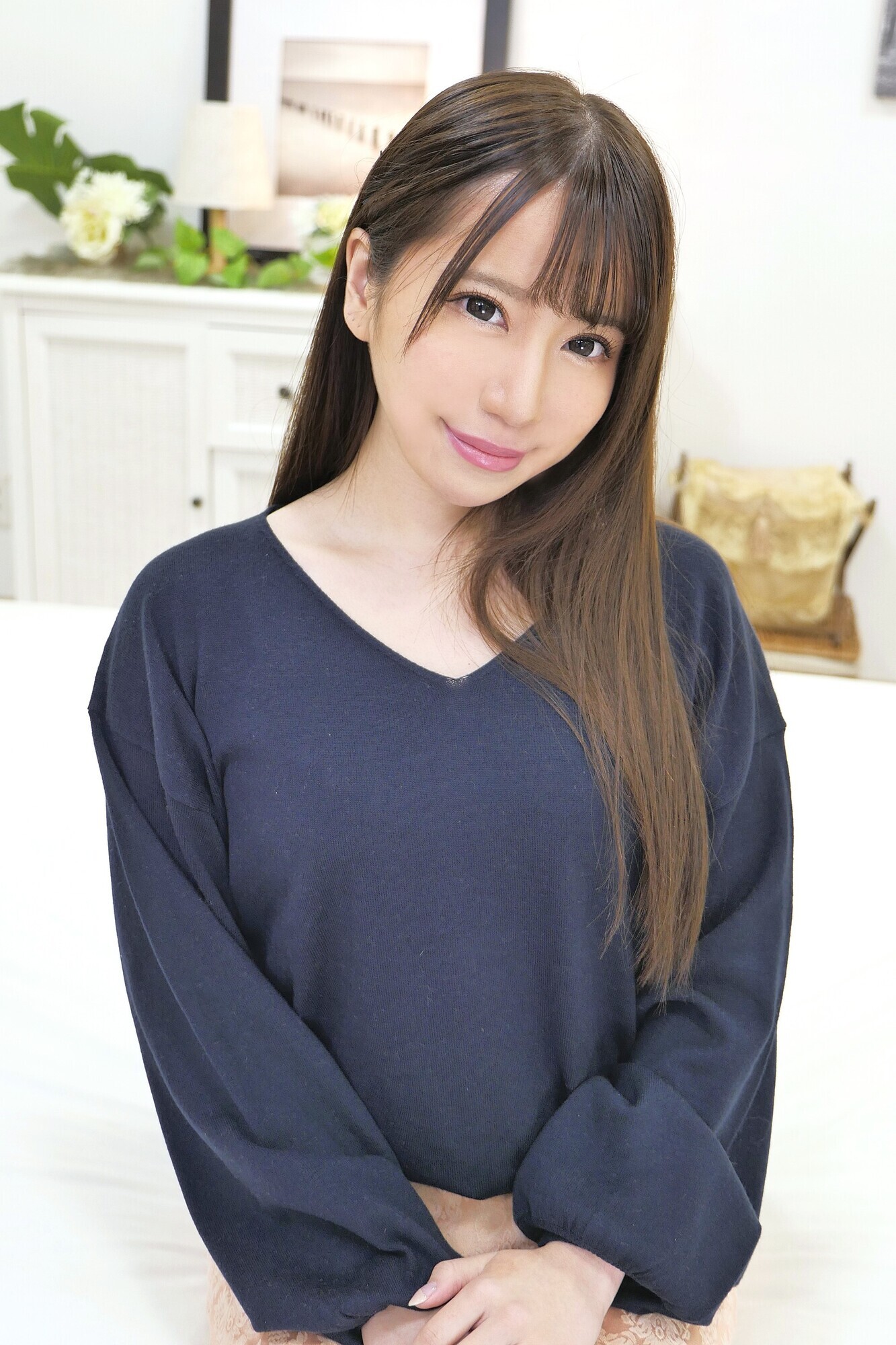 経験豊富な優しい素人人妻が最高の童貞筆おろし 初美りん 画像1