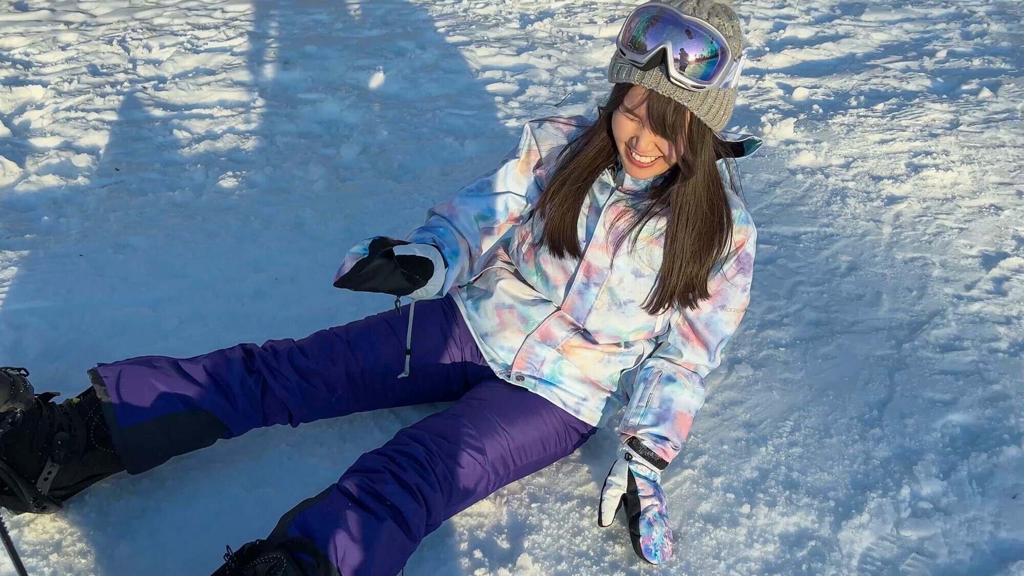 【私をスノボに連れてって】ツイ〇ャス配信女子 デカパイHcup天使(25歳)同時視聴者数、月間1位のニューカマー!スノボ配信後のホテルでオフパコ会 画像2