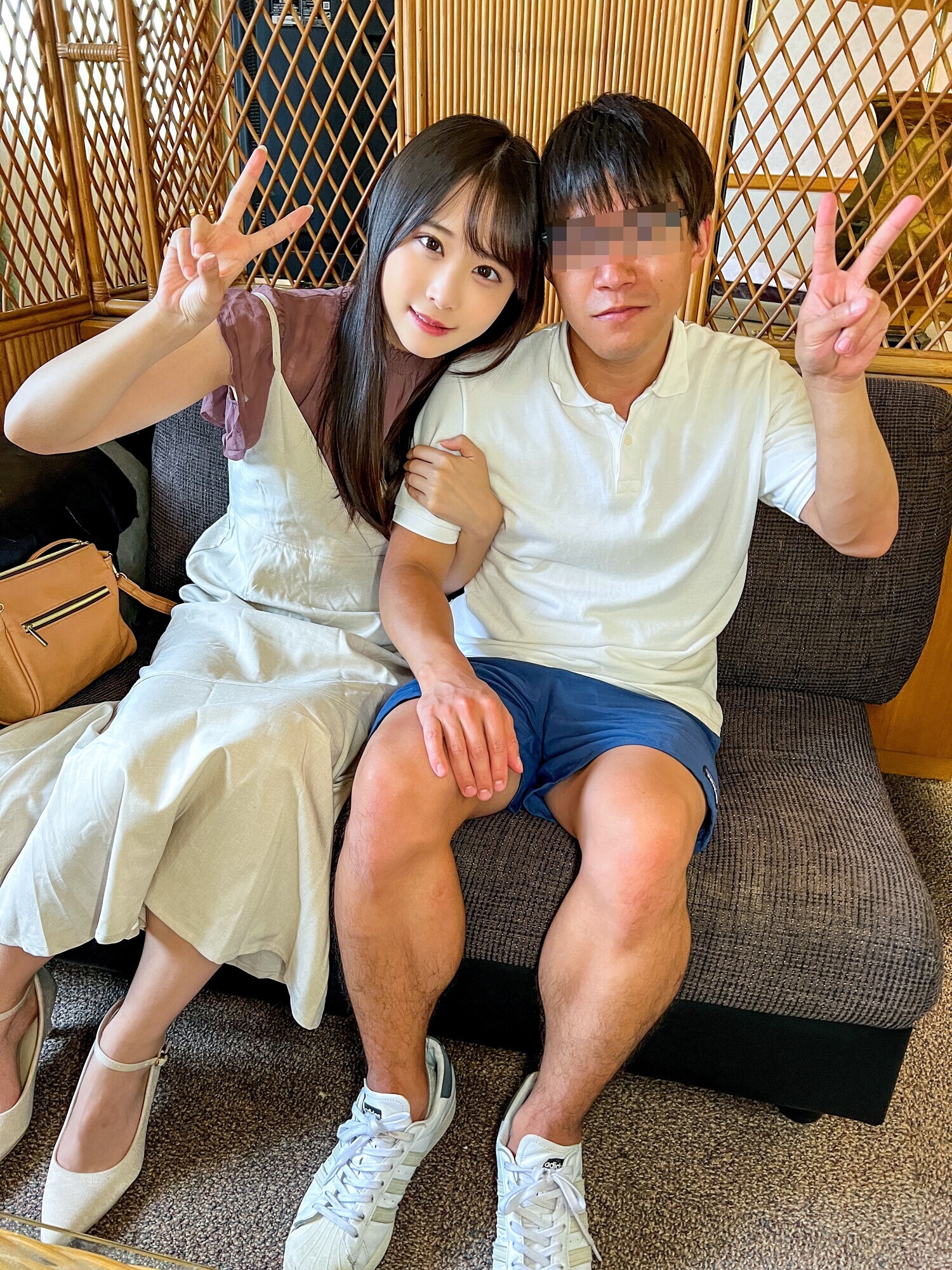 お小遣いに釣られてやってきた20代男女♪ラブラブ♪リアルSEX 撮らせていただきました。彼氏の一生懸命な腰振りで愛のゴム中出し 画像1
