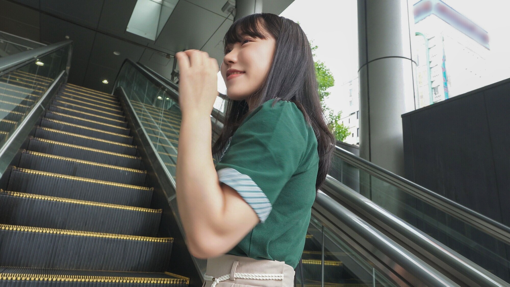 【アイドル原石】ようこちゃん 18歳 名古屋ナンパで見つけたドルヲタ神カワ美少女!ヲタ話で盛り上がりホテル連れ込み大成功!!大人チ○ポでイキまくる雑魚マ○コがエロすぎるハメ撮り種付けビデオ 画像2