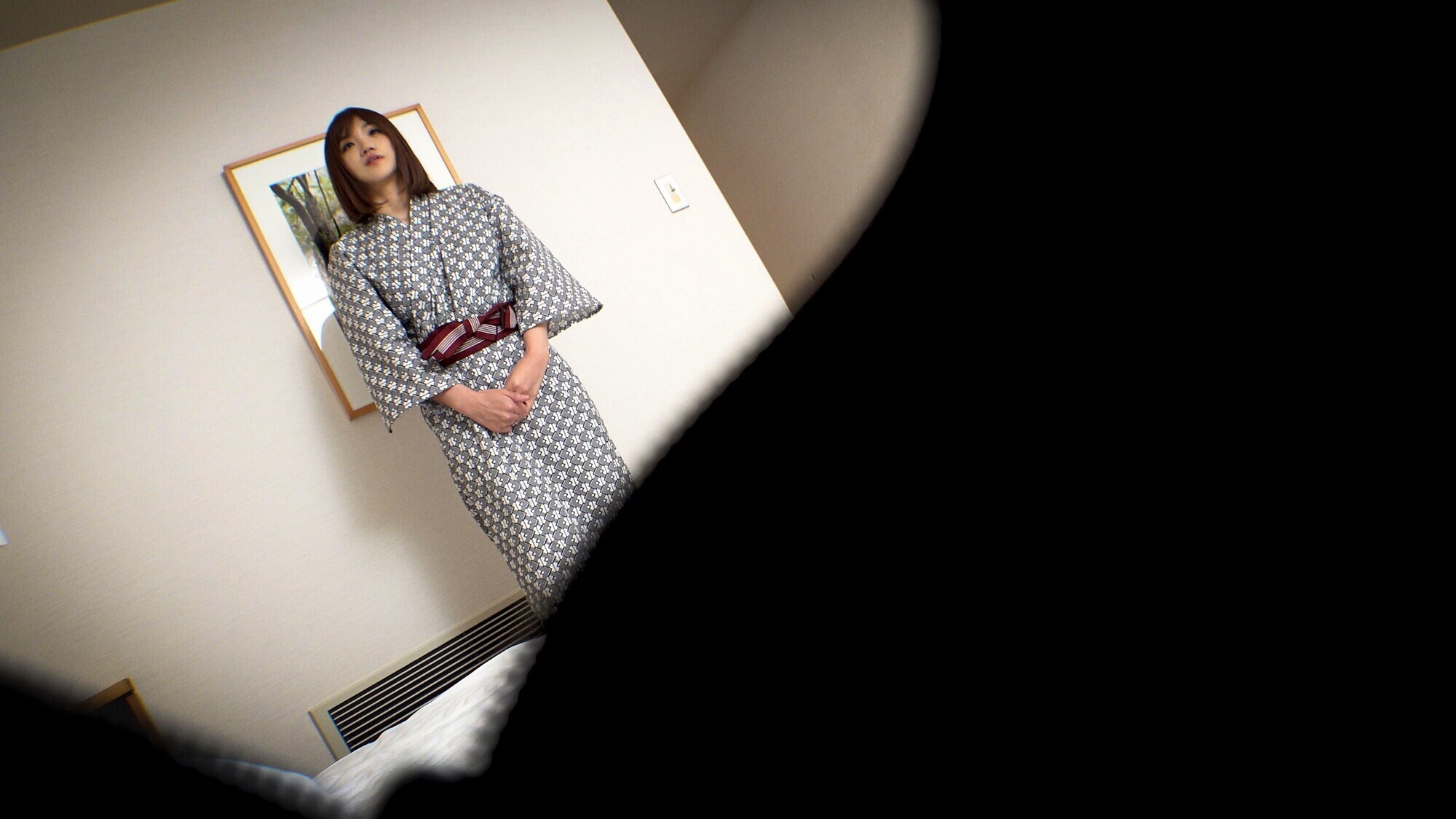 温泉旅館秘密エステ 老舗旅館の若女将(30代)オイルマッサージで連続イキ、気持ち良すぎて我慢できずにチ●ポ生挿入、ハメまくってしっかり種付け、奥様は昇天。中出し許してくれました 画像1