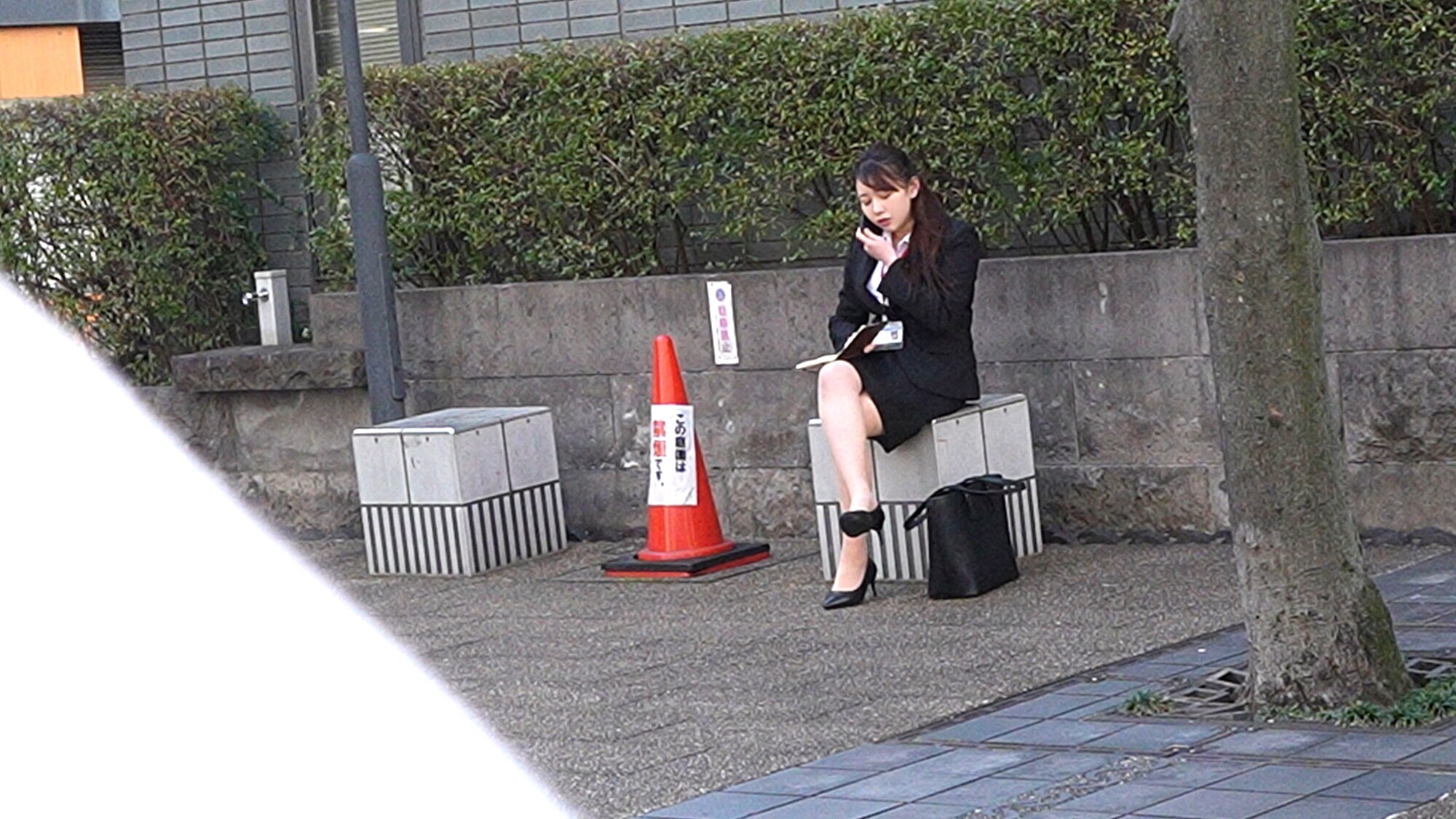 働くお姉さん インターネット配信番組のテイで出演交渉 中出しSEXまで持ち込むドキュメンタリー 不動産営業 ひまりさん(仮名) 2枚目