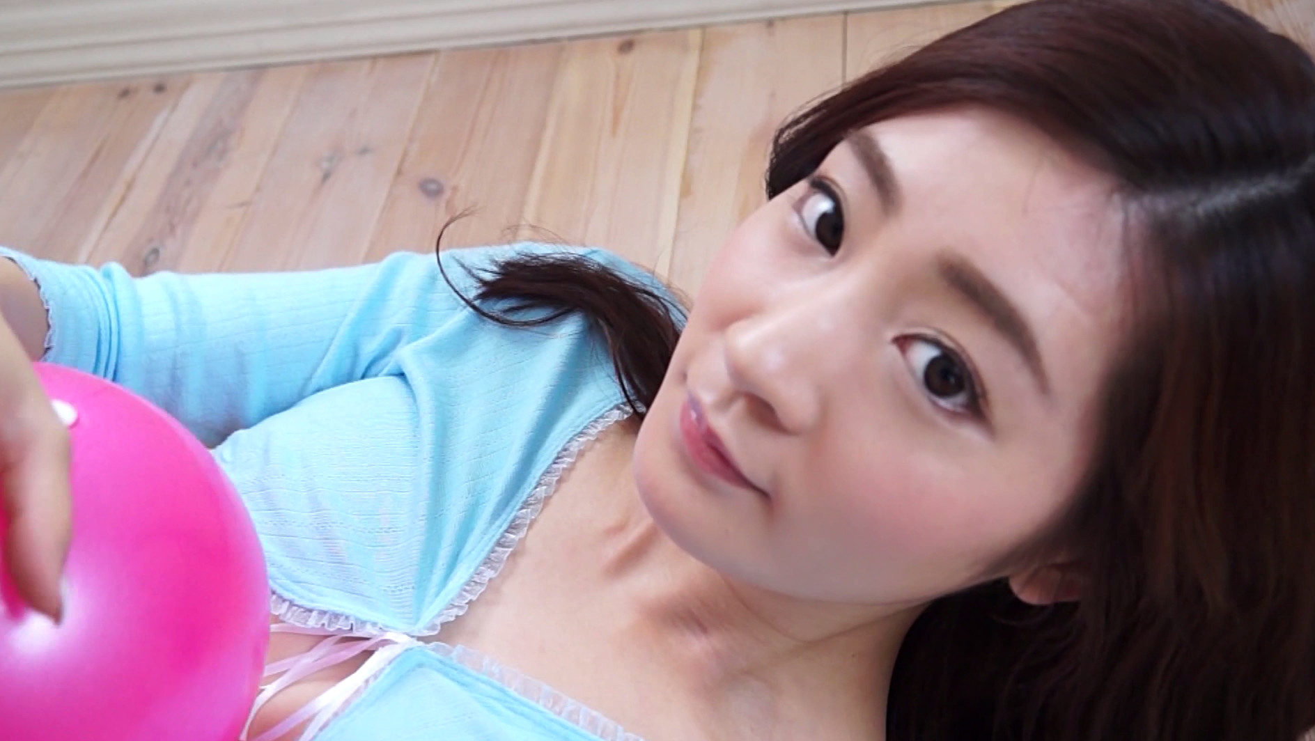白く透き通るLADYは露出シンデレラ 伊藤愛梨 画像13