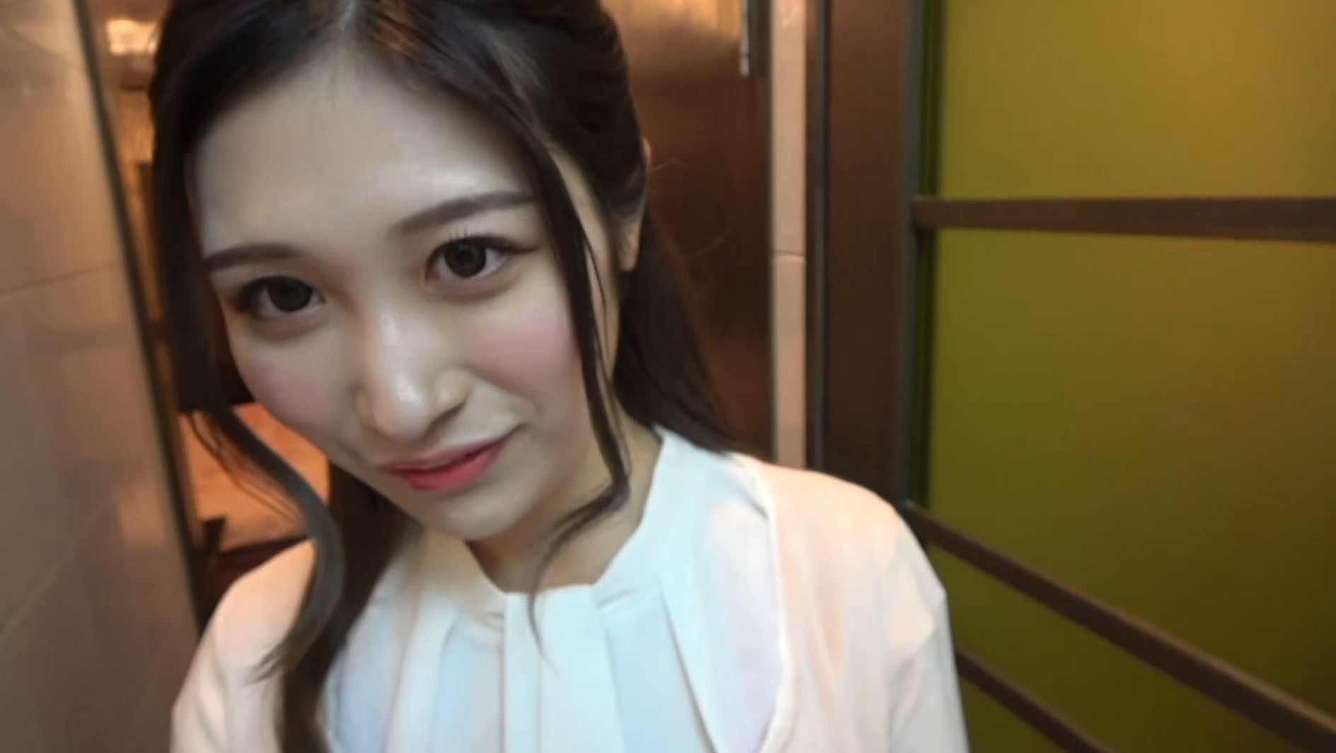清楚でおしとやかに見える音大生が実はドスケベだった！ 画像1