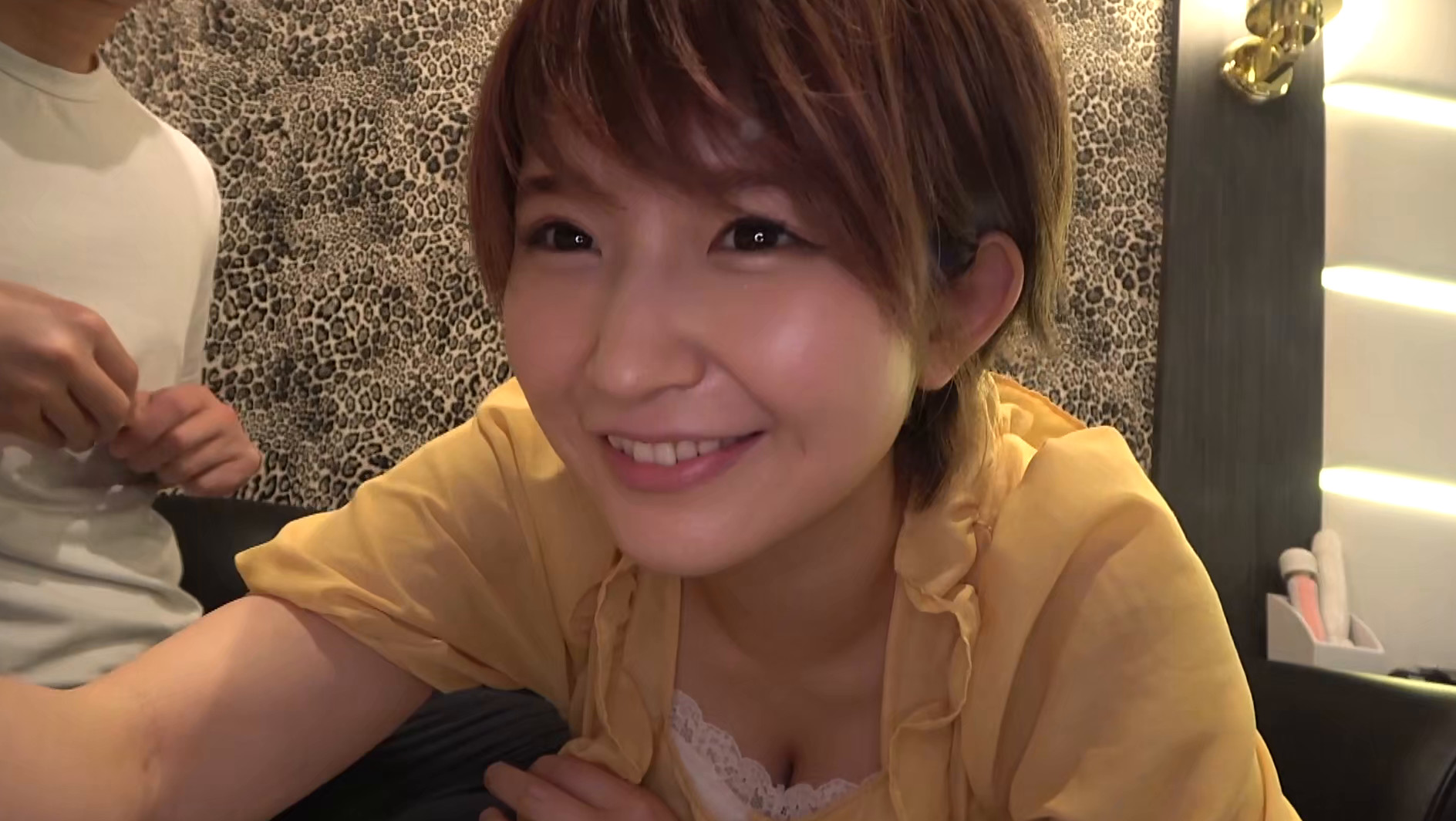 彼氏持ちのFカップ美少女の個人撮影ハメ撮り 画像1