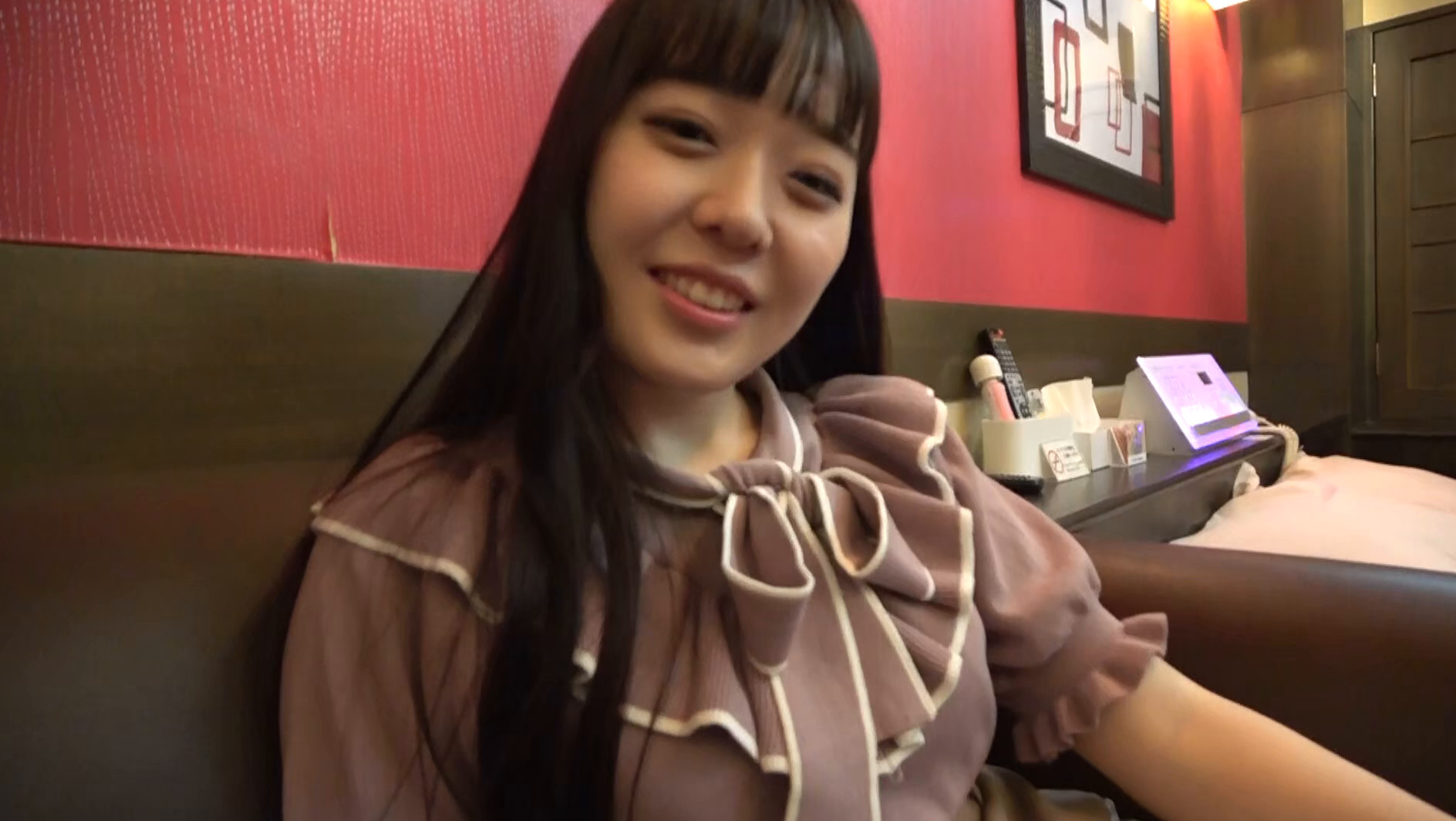 嫌いだった元バイト先の先輩、1度やったらそのデカチンにハマり夢中になったドスケベ美少女 画像1