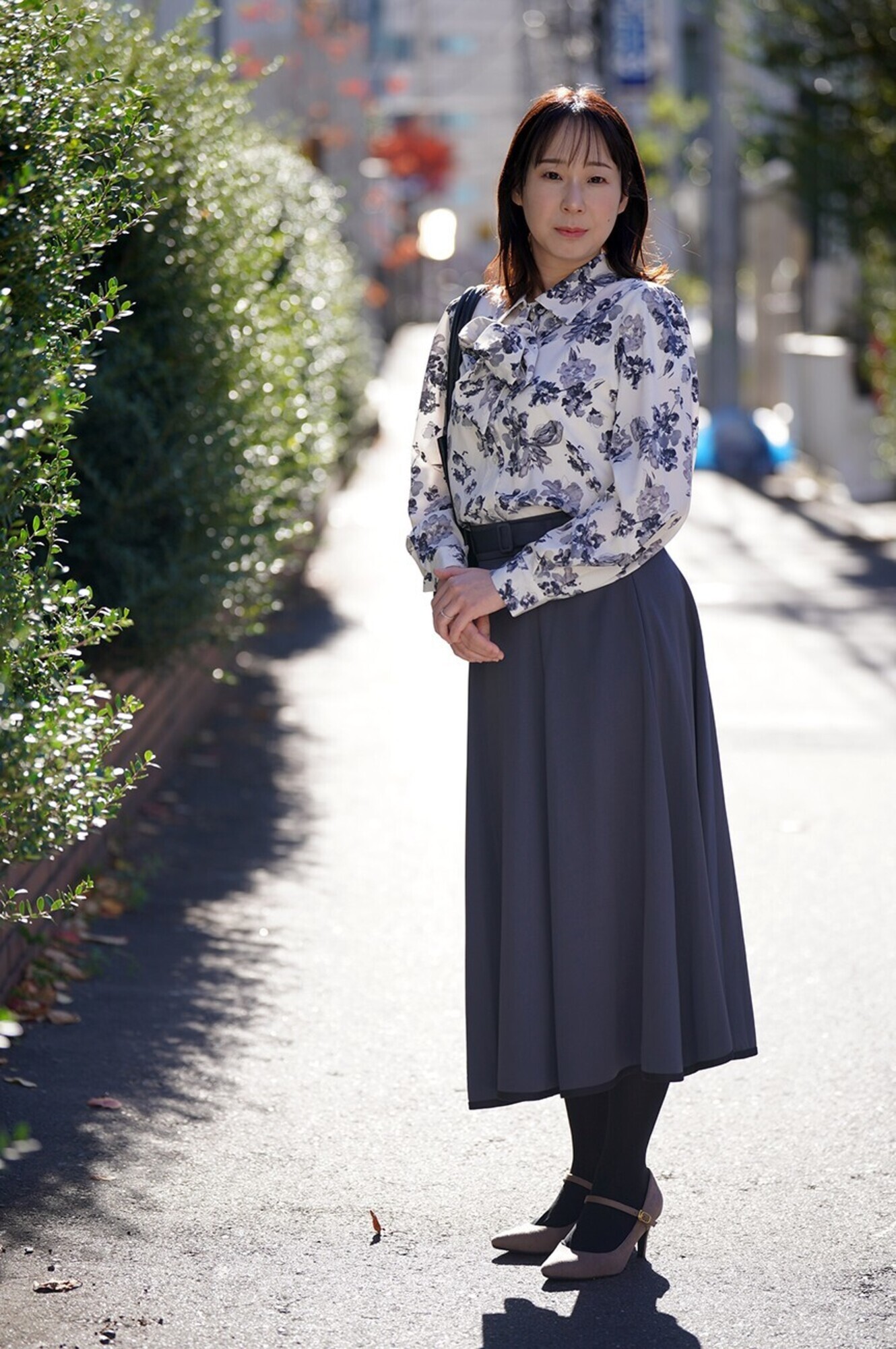 大量ぶっかけ志願 白く汚されたい変態素人妻 ゆかさん 画像1
