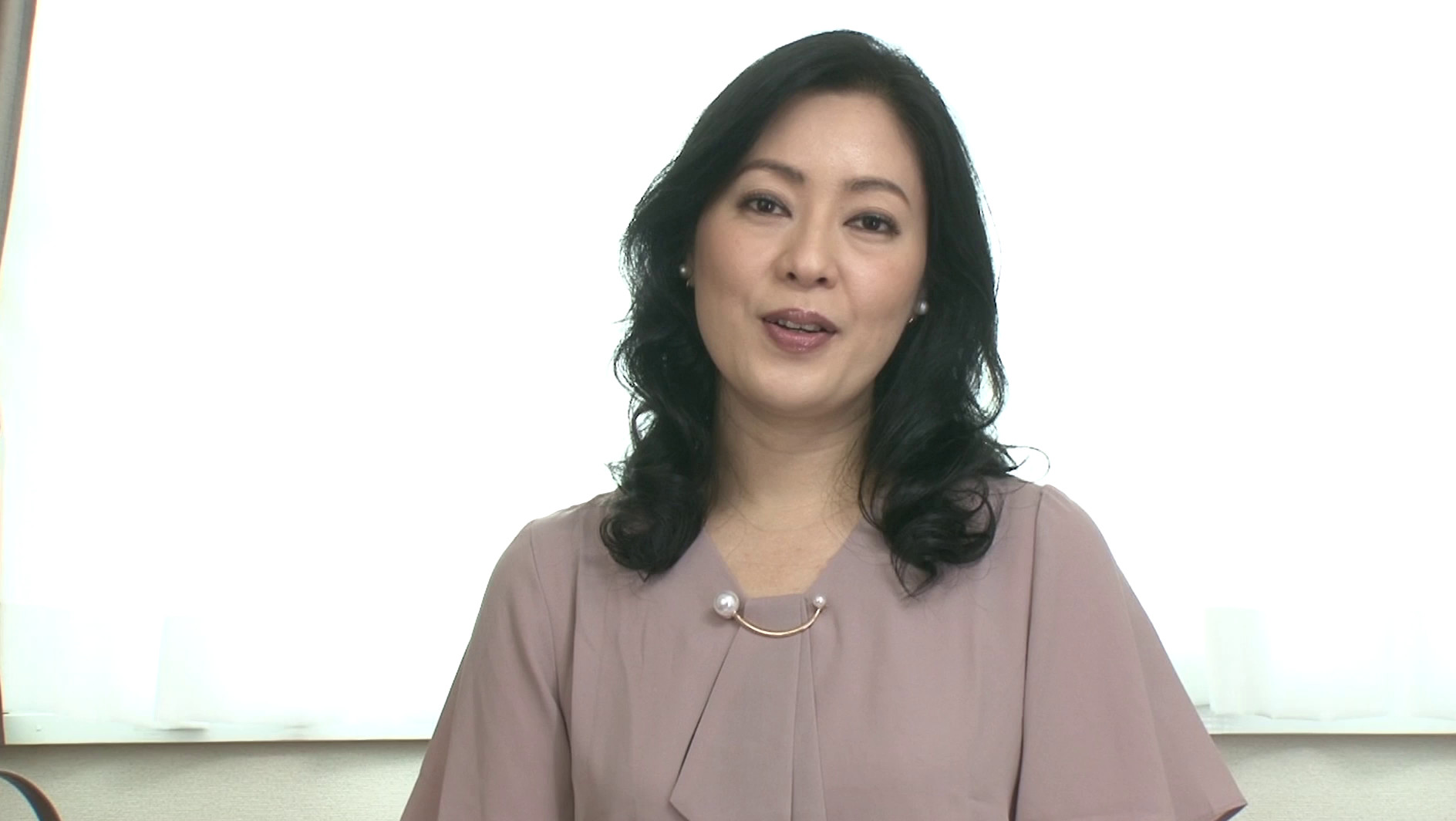 【初脱ぎ】みえこ 46歳・人妻 画像1