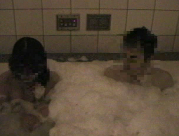 乱れ妻25時 第三章 特派員報告による素人人妻たちの痴態レポート 画像20