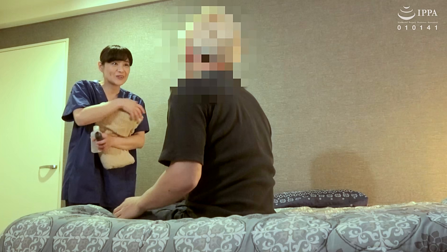 【巷で噂のメンズエステ】熟女マッサージ師に裏オプ交渉生ハメ中出しSEX 8 画像16