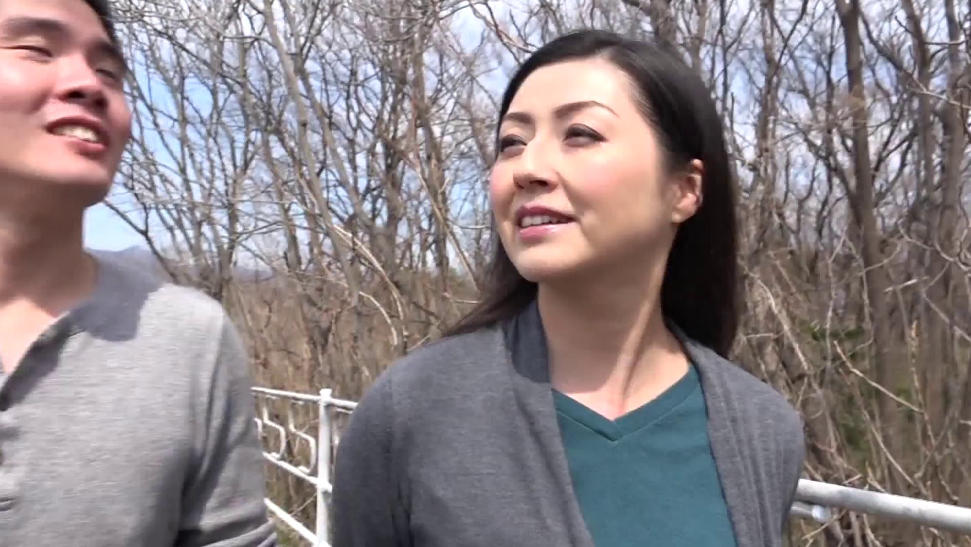 【美熟女】美しすぎる乱れ母と旅先性交 画像1