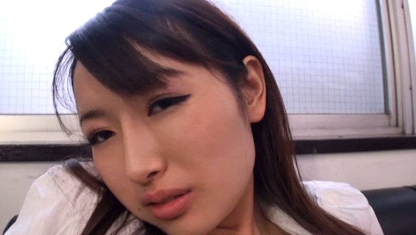 顔面激近でセンズリ見てチ○ポの匂いかぎながら鼻射させてくれるお姉さん 画像16