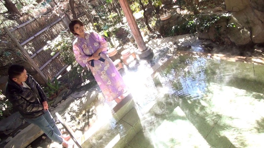 【NTR温泉】巨乳妻を寝取られたい旦那の計画。仕組まれた温泉旅情番組撮影(偽)寝取り男のデカチン他人棒に酔いしれる人妻! ゆうり 画像3