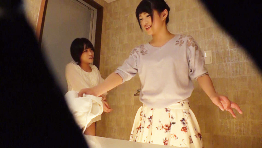 【スパプールで美女ナンパ】潮吹きお漏らしで水着もビショビショ!美尻生保レディのエッチなお姉さんはお酒を飲んだら即発情→後輩に見られながら乱れセックス! 画像2
