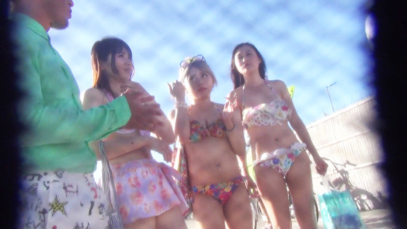 真夏の海水浴場で黒髪ビキニ美女発見!!コールセンター勤務のお姉さんのエロスイッチを押したら想像以上のド変態女だった件ww 画像2