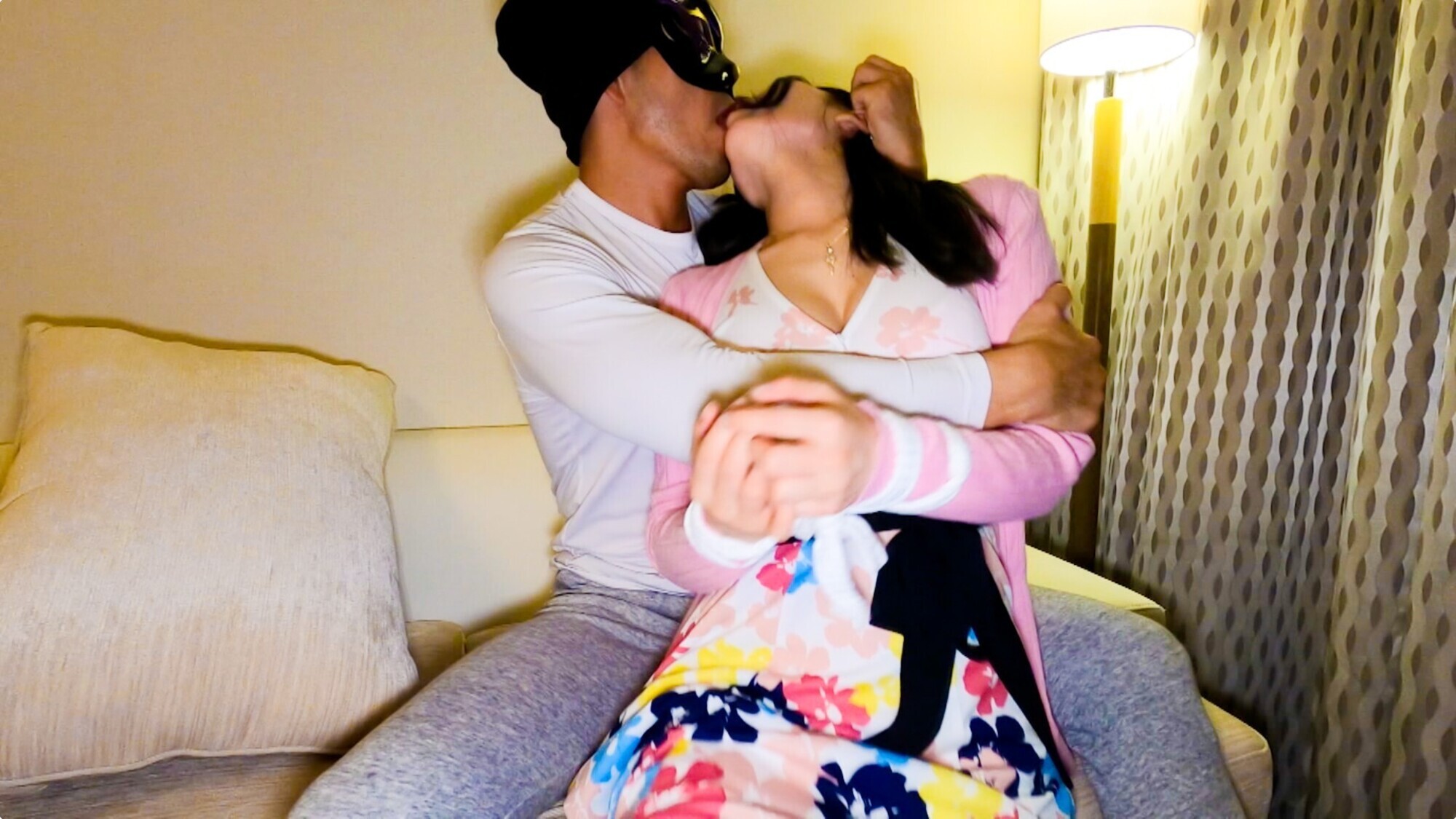 【超敏感すぎwww】SEX中ず~~~っとビクビク痙攣絶頂しちゃうほど感度良好な外資系どマゾOLあんなさん(25) 画像3