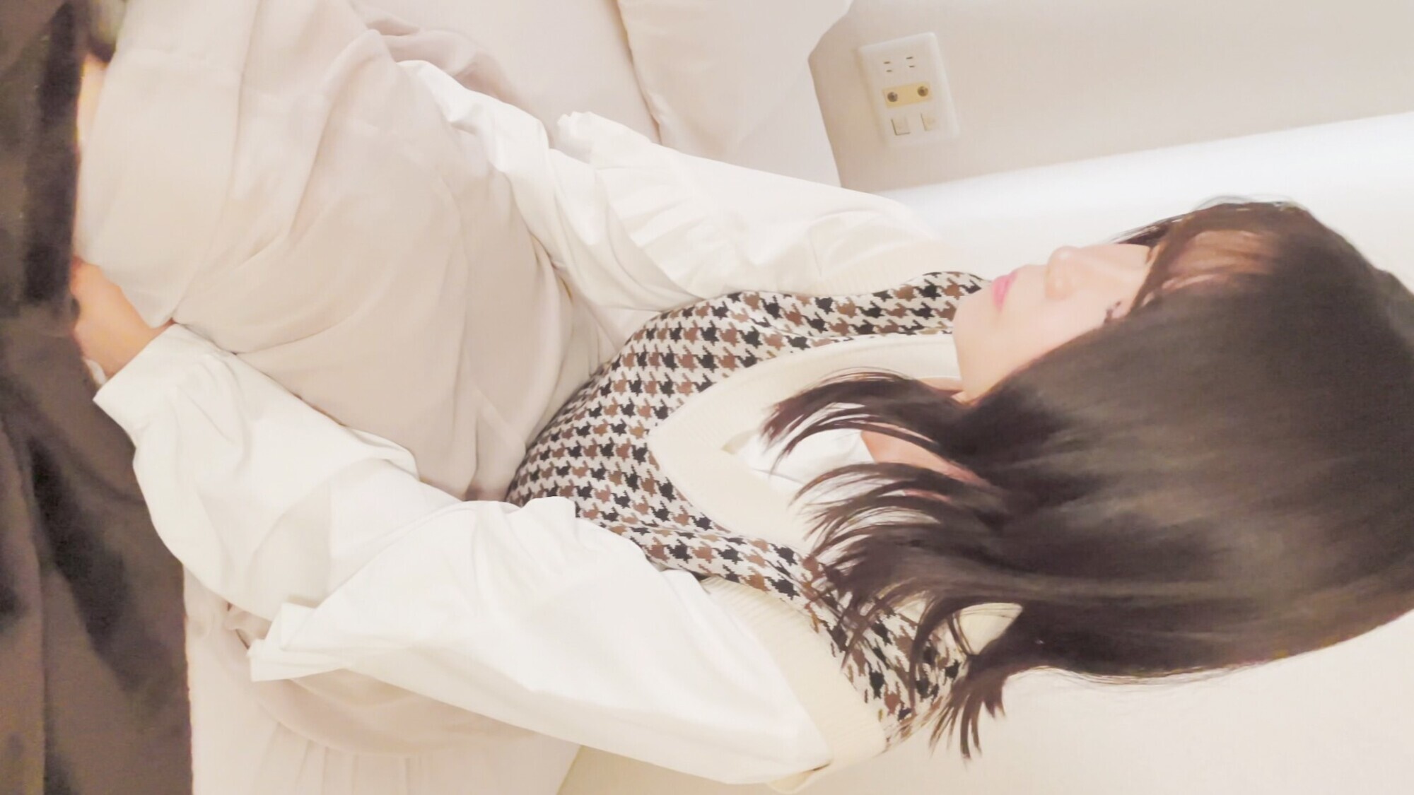 ハメ撮り未経験アイドルvs一般会社員彼氏!!ファン涙目!!清楚系アイドルさん、カレとのおせっせ映像流出www 画像1