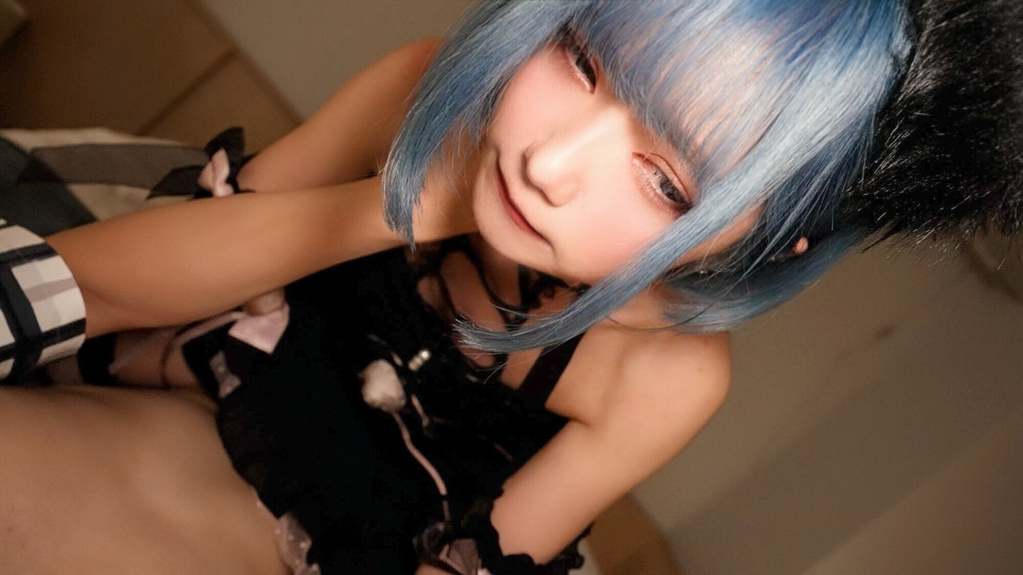 【149cmの奇跡】総フォロワー〇〇超の有名裏垢女子に密会中出し!膣穴丸見えの小ぶりなお尻に巨根ねじ込まれて涙目悶絶絶叫ww 画像4