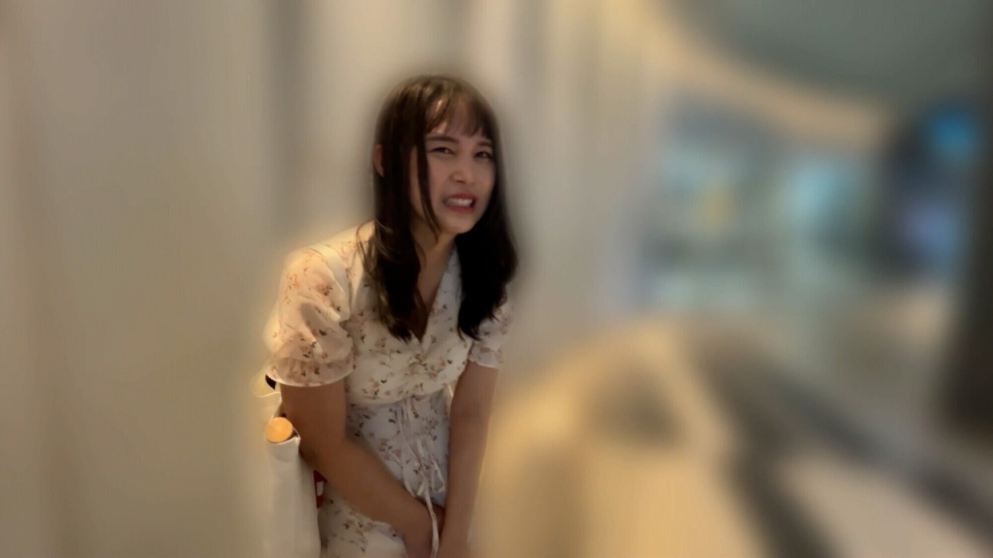 花芽ありすちゃんとリモバイ散歩!街中で絶頂恥辱プレイ! 16枚目