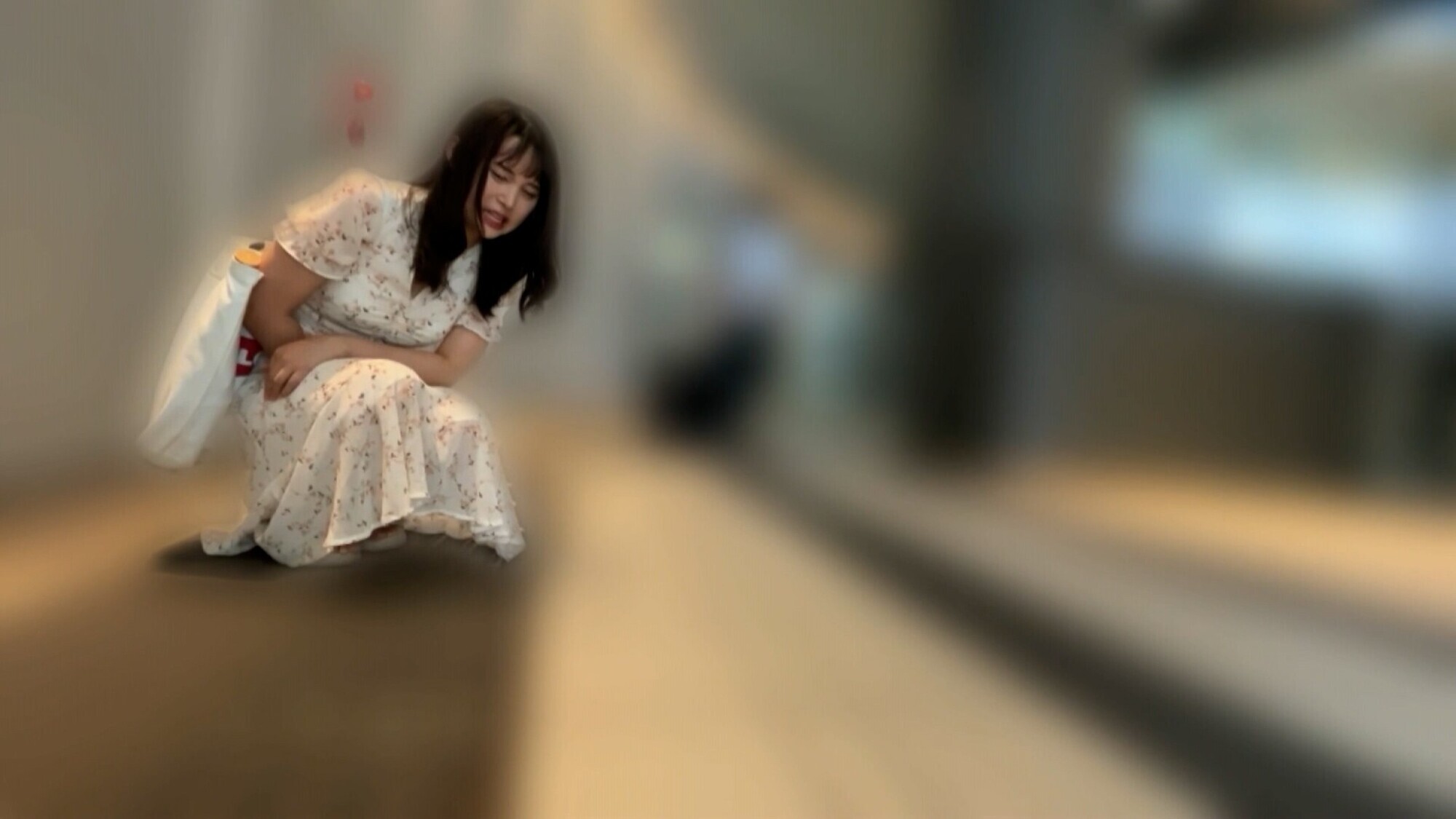 花芽ありすちゃんとリモバイ散歩!街中で絶頂恥辱プレイ! 17枚目