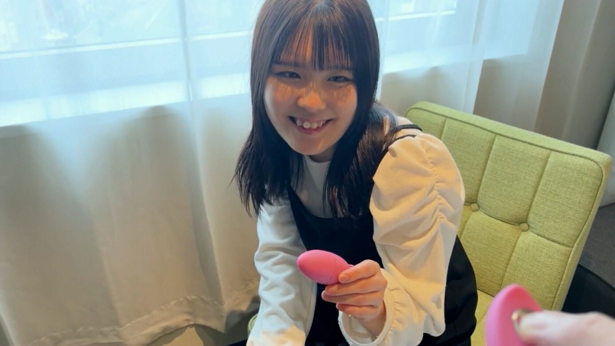 街中リモバイ散歩で発情スイッチON ~興奮そのまま濃厚中出しSEX~ 4 8枚目