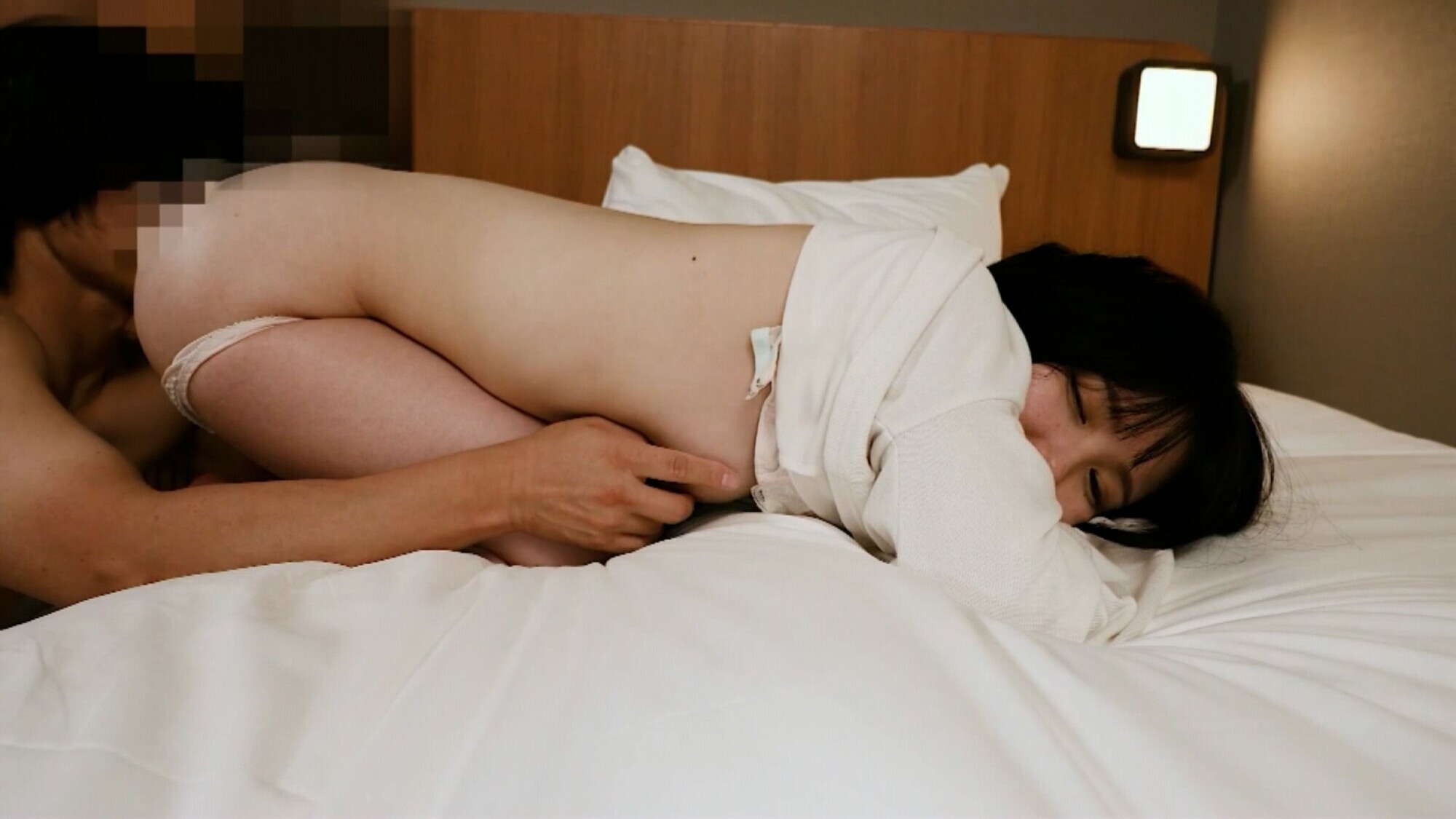 街中リモバイ散歩で発情スイッチON ~興奮そのまま濃厚中出しSEX~ 4 11枚目