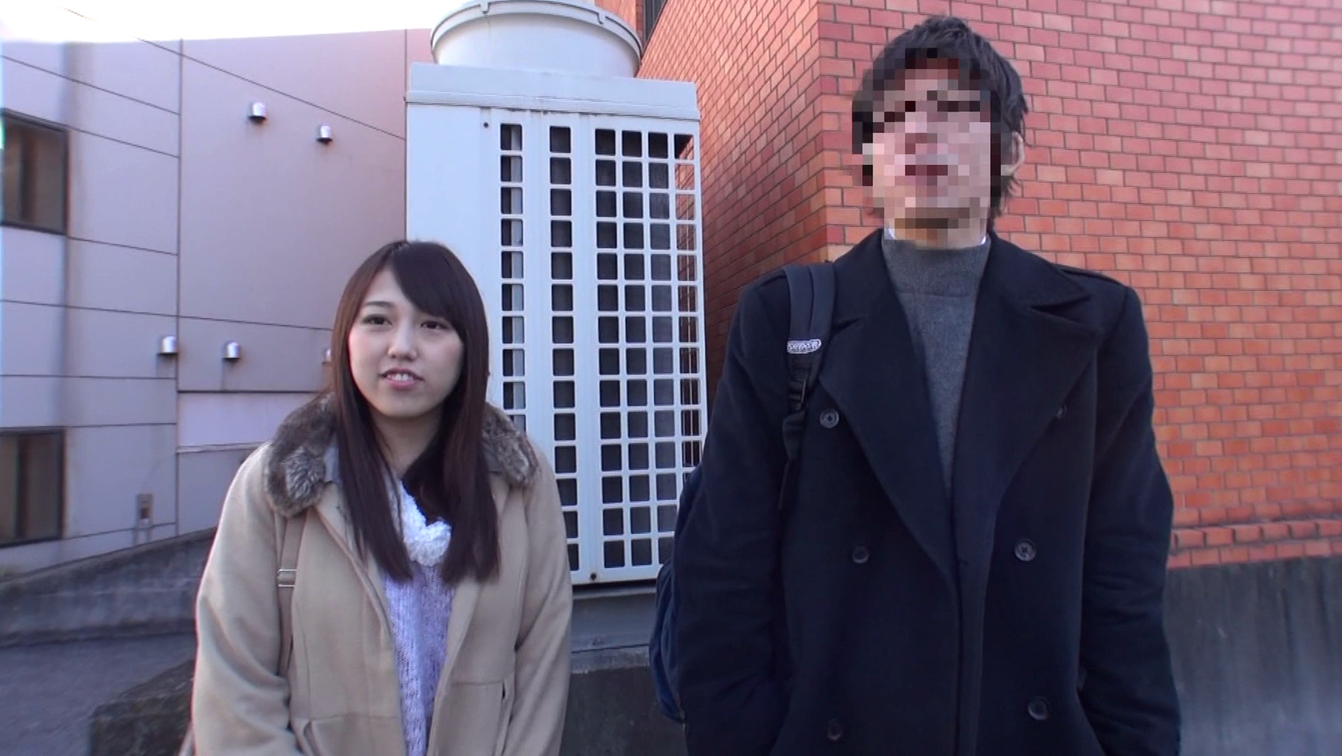 リアル友達同士のシロウト男女に出演交渉して『イマドキの大学生の恋愛事情』と偽り、『男女の友情はお金の力でブチ壊せるのか?』を徹底検証!!普段裸を見せ合う関係じゃない2人が挑むエロミッション!!恥じらいと欲望の狭間で揺れる2人は果たして一線を越えるのか? 2 画像1