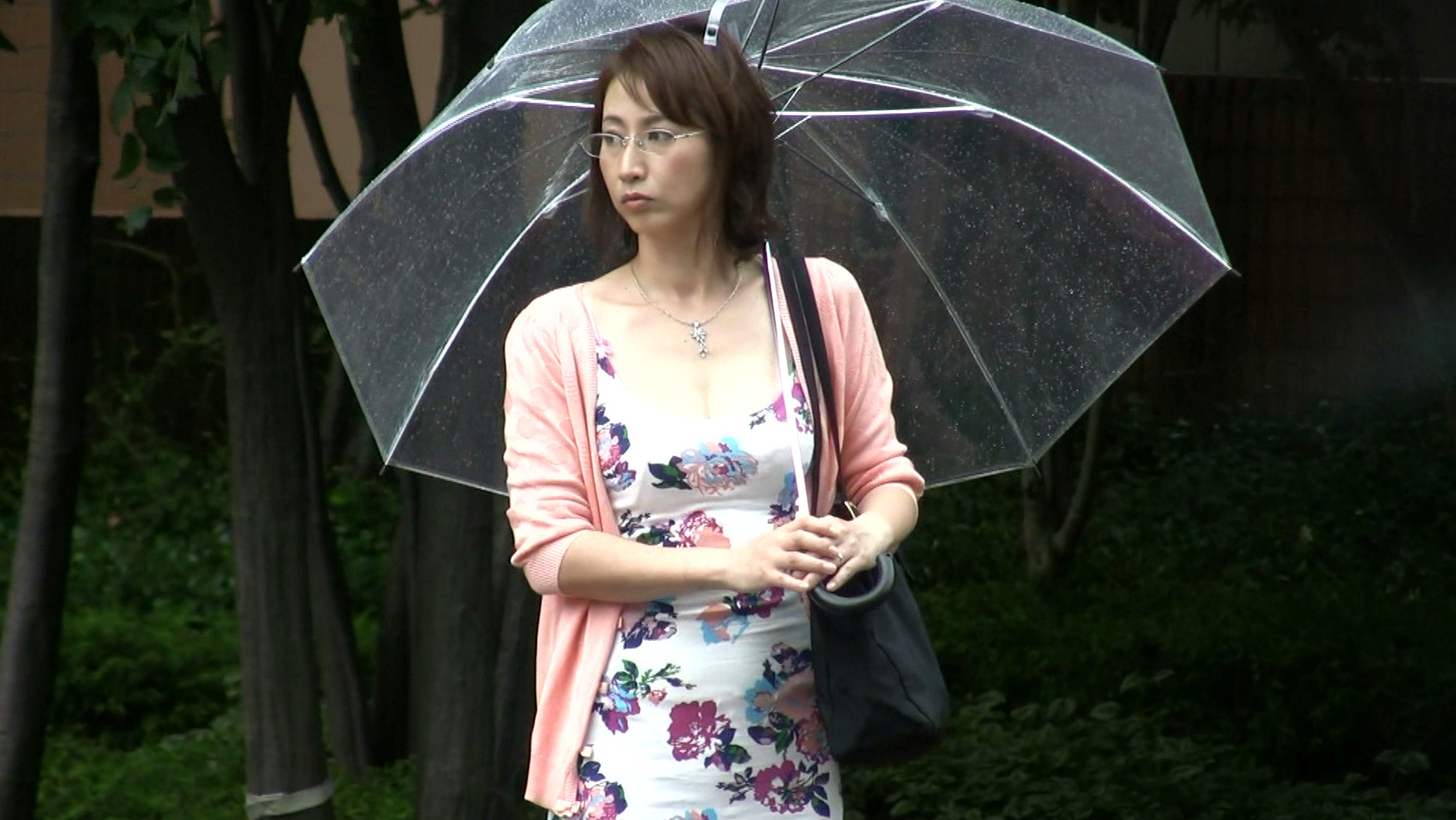 俺たちの熟女 美智子 44歳 淫乱女、硬マラSEXで失禁イキ! 画像1