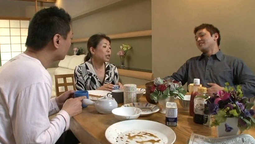 六十路相姦家族 梅田優季 岩下みちる 画像1