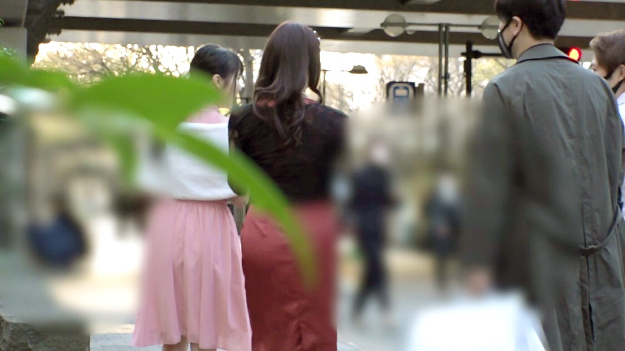結婚式帰りのドレス美女を騙してハメ撮り中出し 画像4