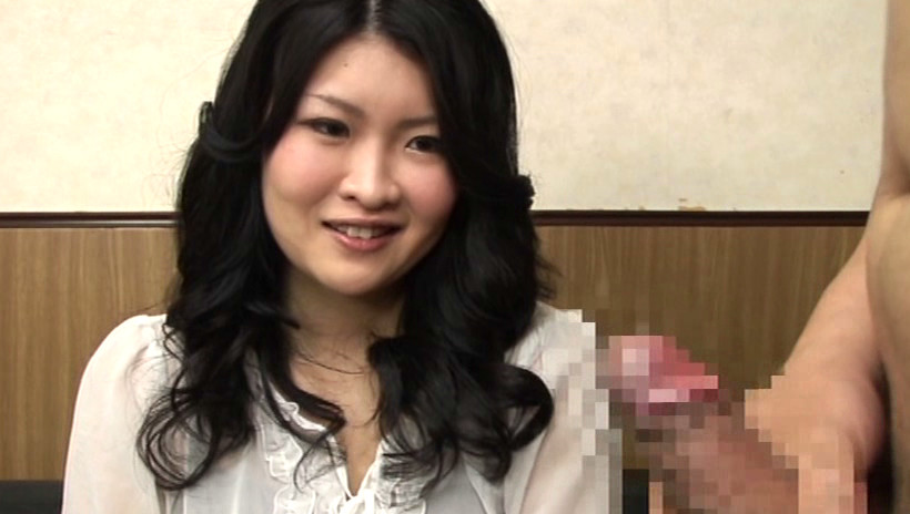欲求不満の人妻に勃起チンポを見せるとどうなる!? 3 画像21