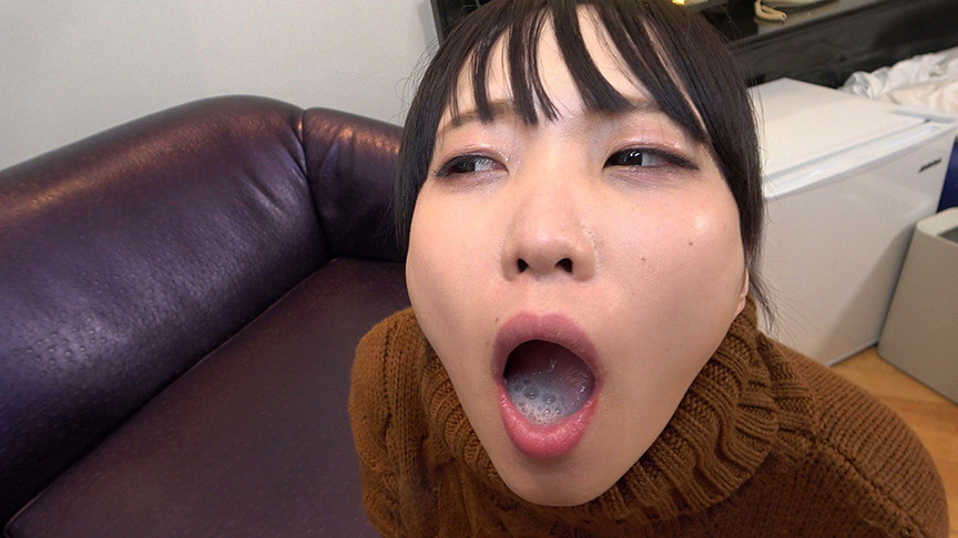 フェラチオのお仕事にやってきた素人娘に予告なしの突然口内発射 2 画像17
