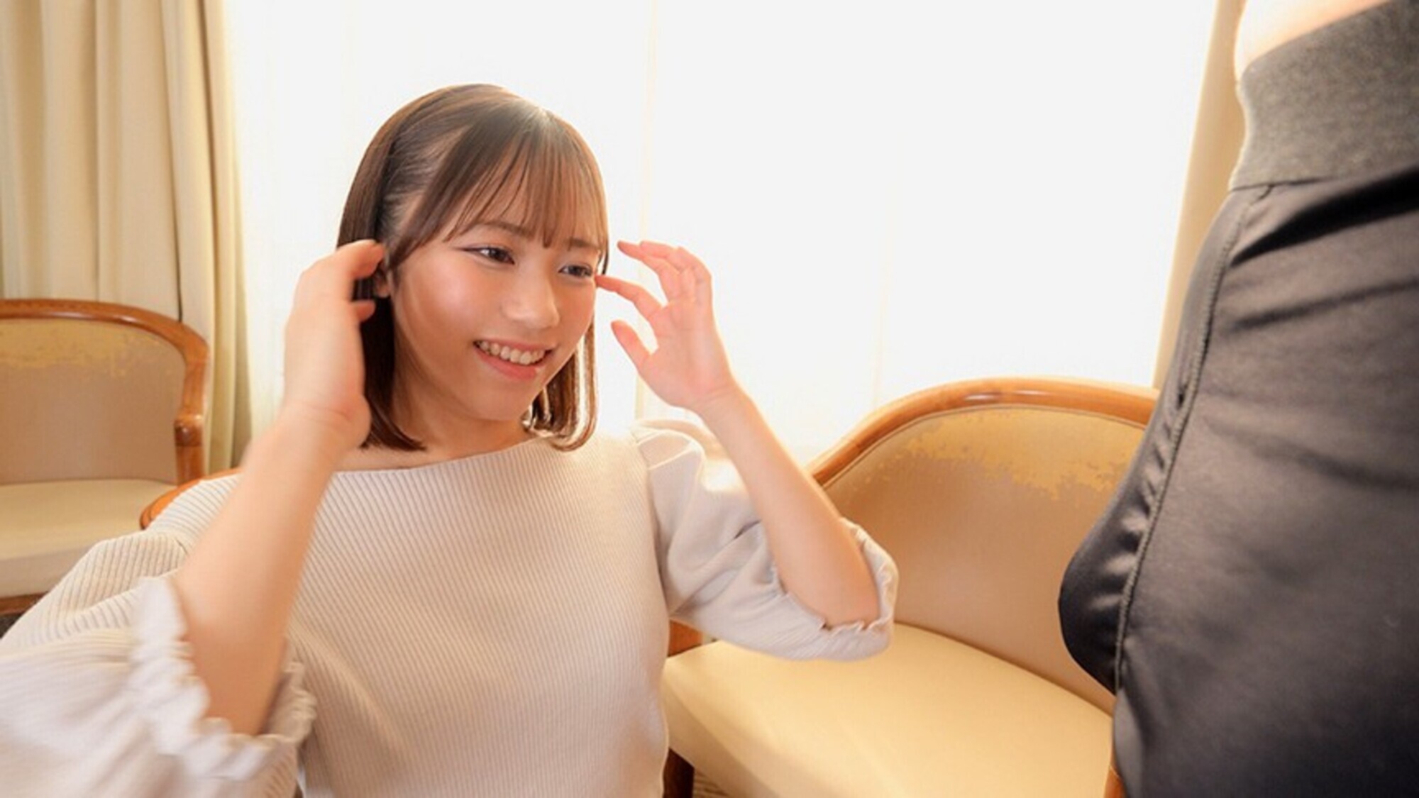 フェラチオのお仕事にやってきた素人娘に予告なしの突然口内発射 8 画像1