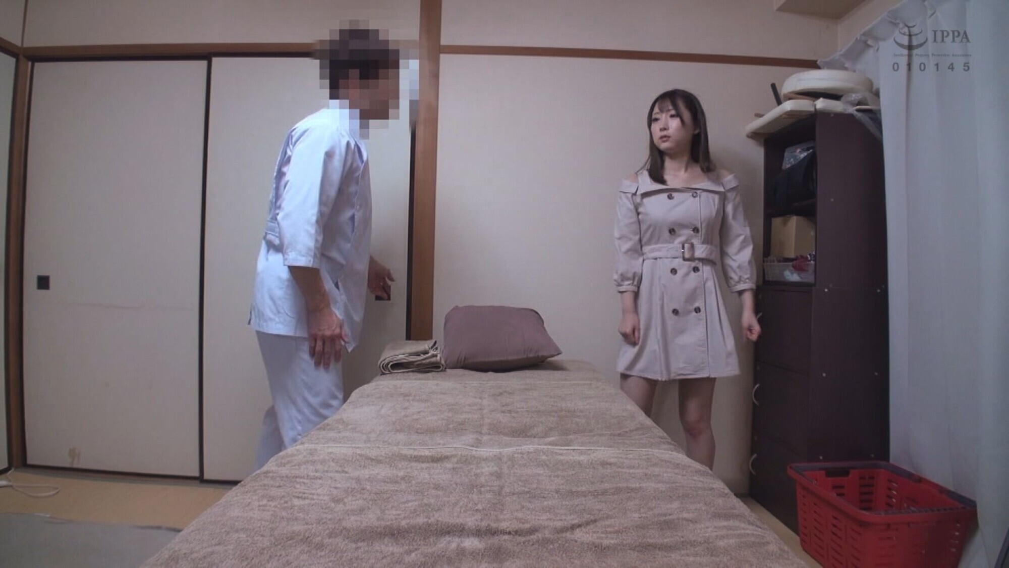 東條有希 魔法のオイルで快感マッサージ 画像1