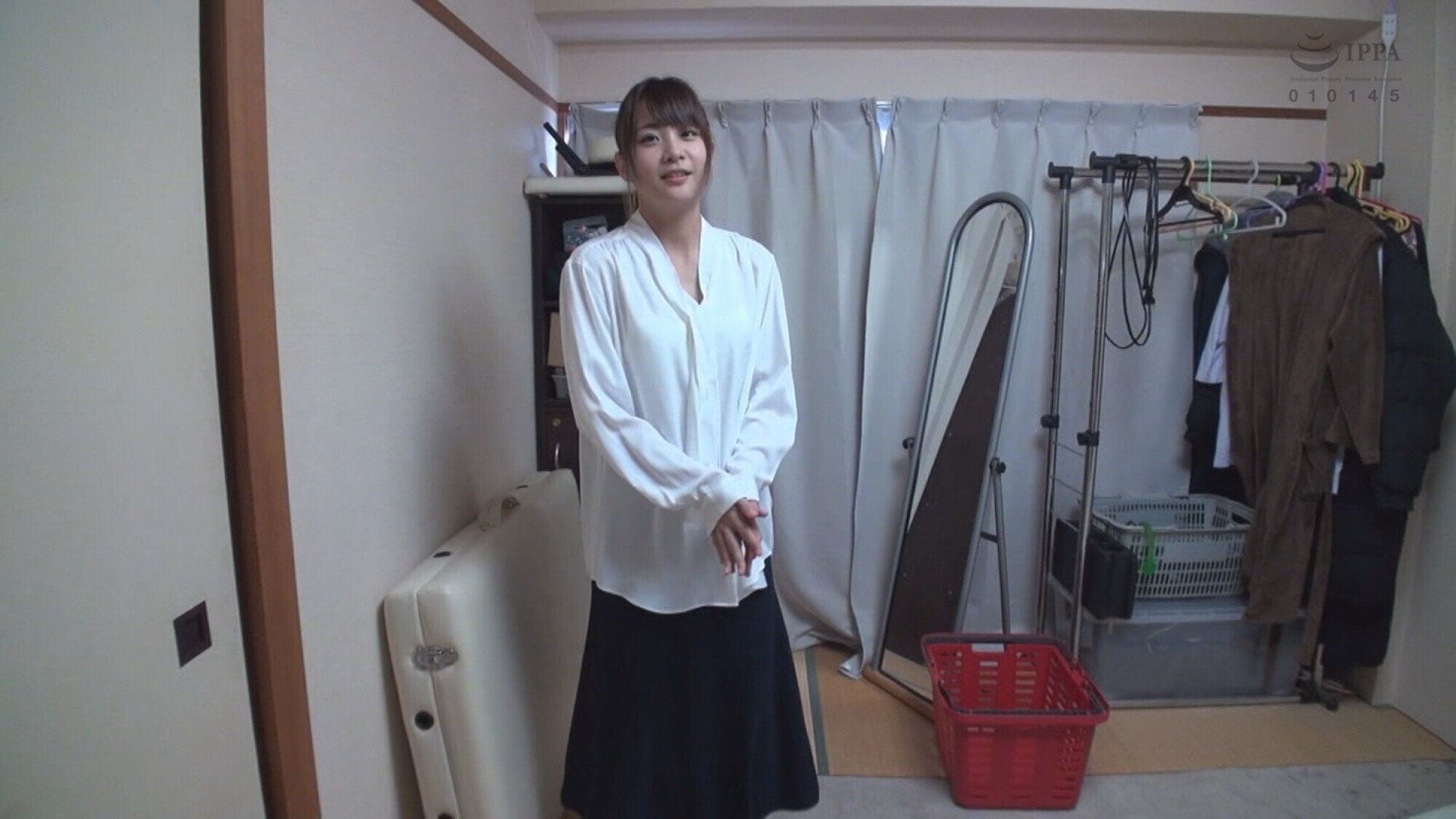 広瀬みお AV面接 キャスティング前の全裸チェックや感度チェック 画像1