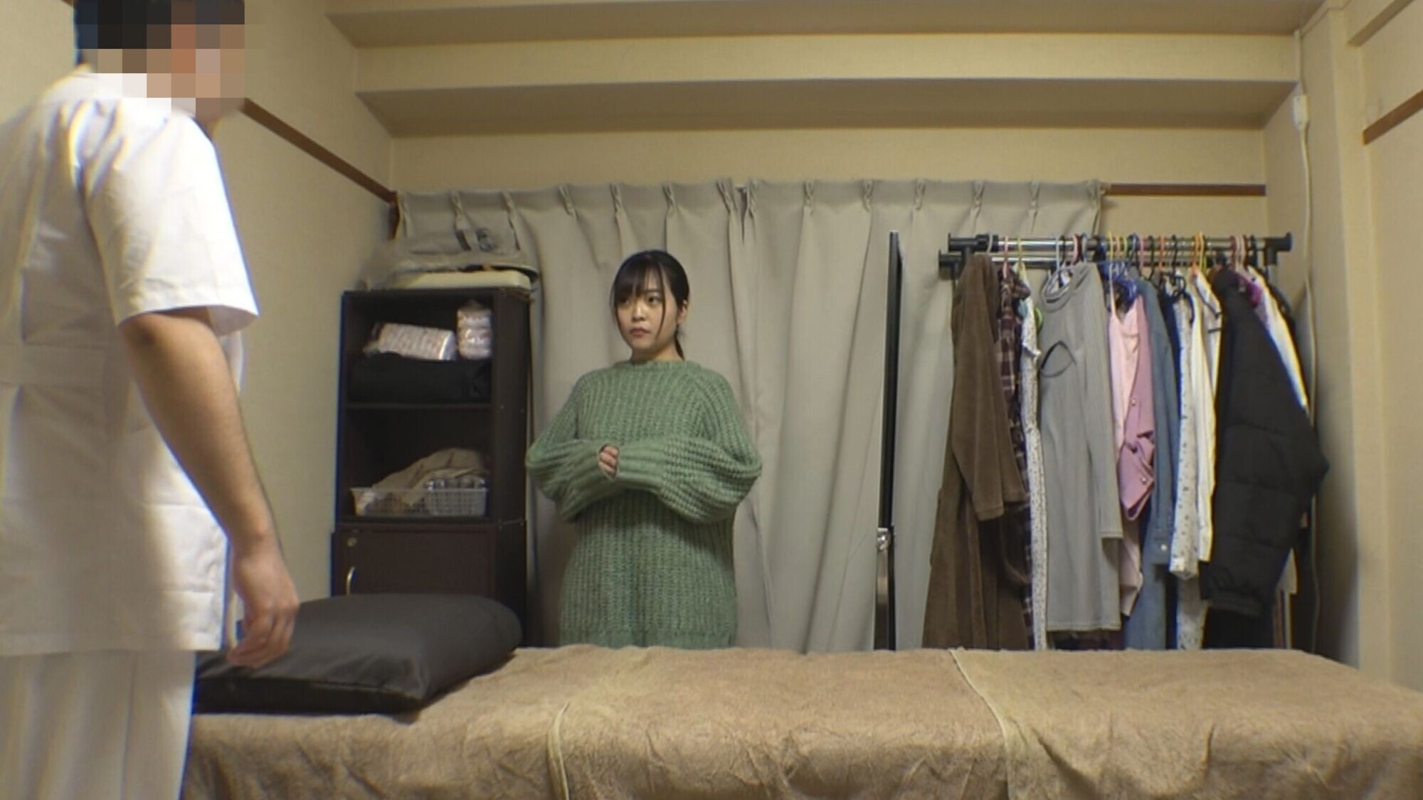 浅羽ゆめ 魔法のオイルで快感マッサージ 画像1
