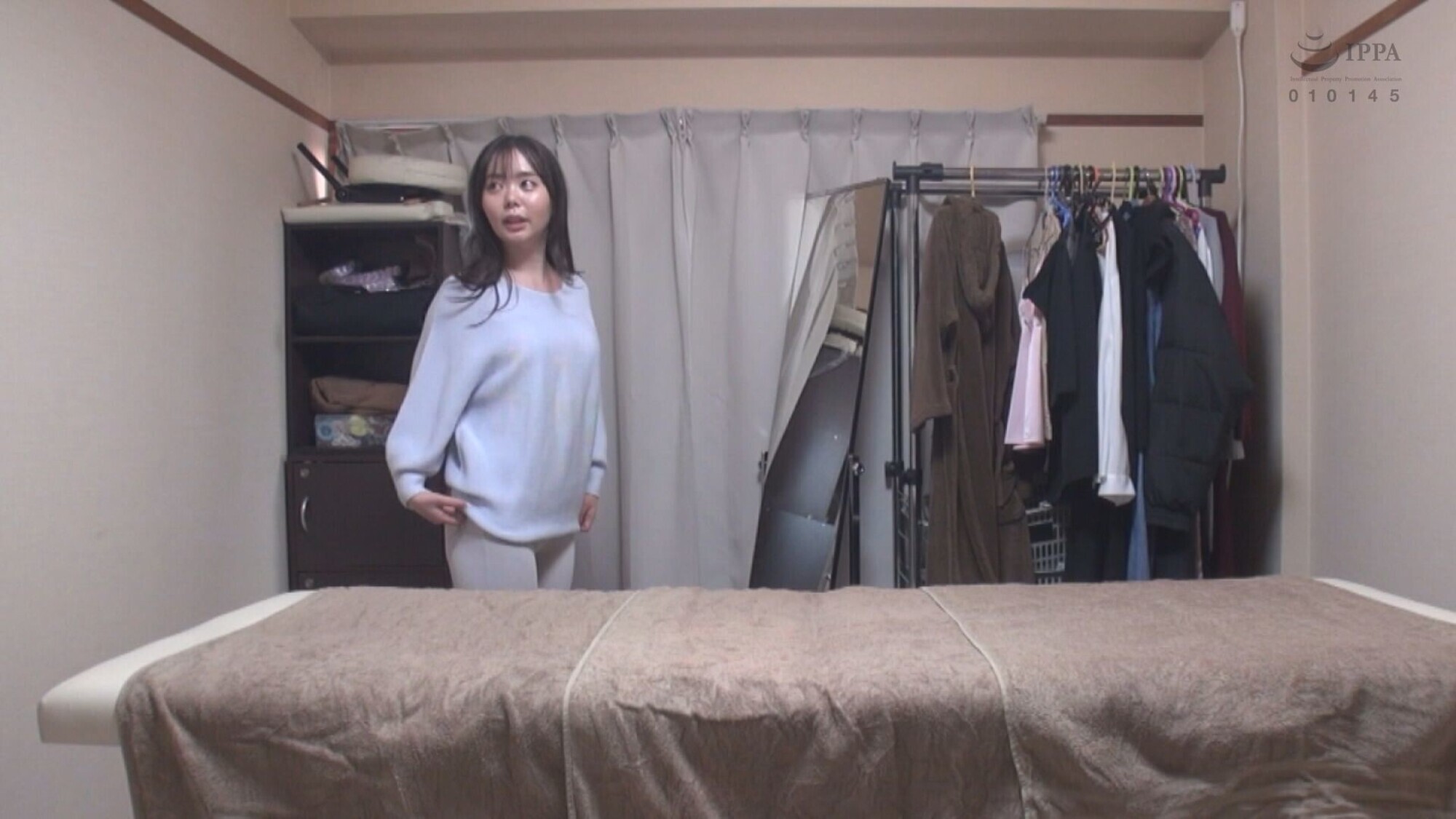 百瀬あすか 魔法のオイルで快感マッサージ 画像1