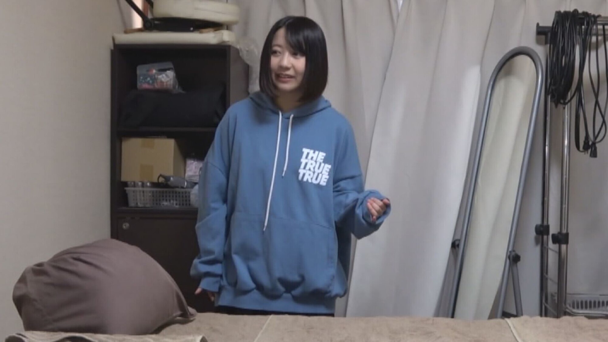 綾瀬ひまり 魔法のオイルで快感マッサージ 画像1