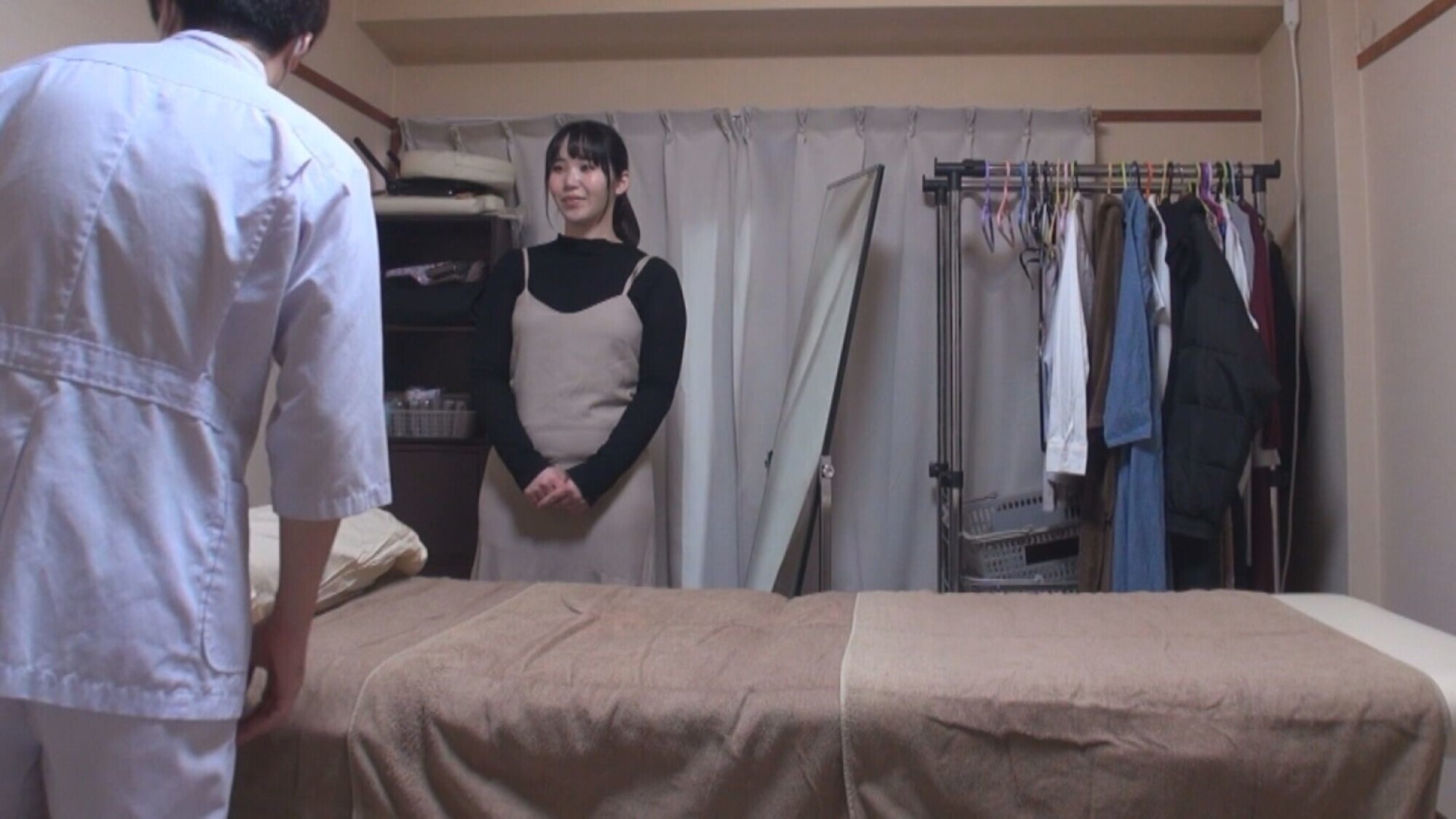 弘前綾香 魔法のオイルで快感マッサージ