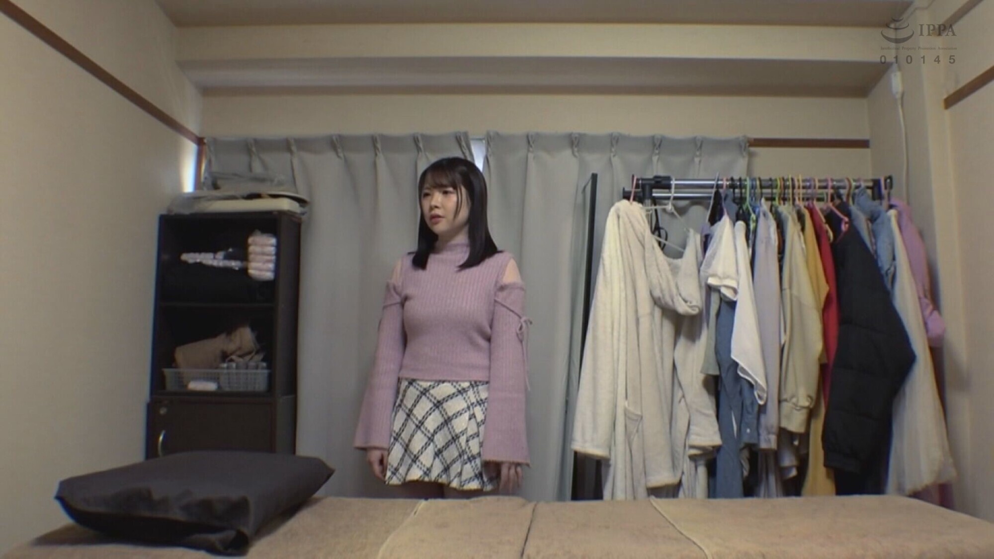 河北笑茉 魔法のオイルで快感マッサージ 1枚目