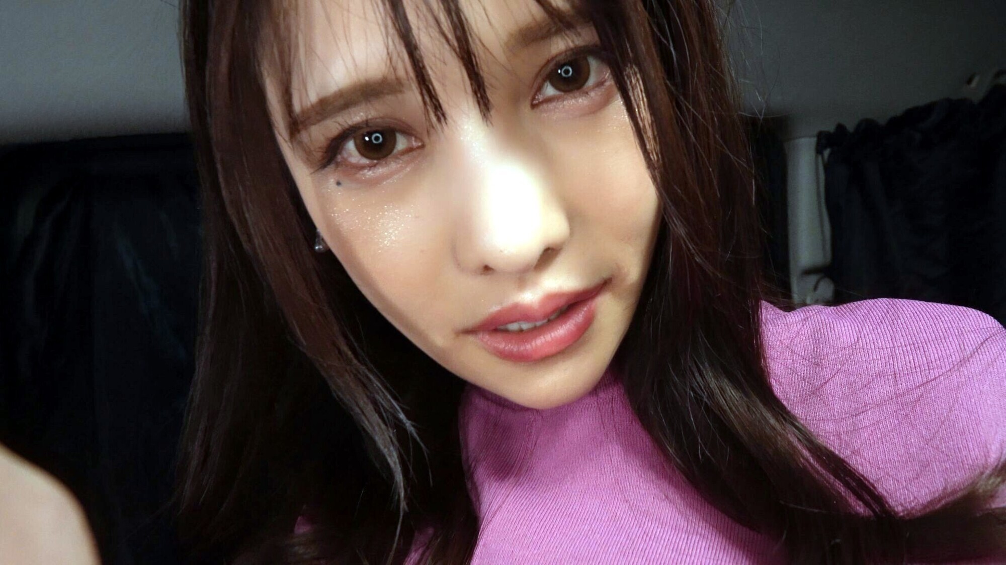 「私を目で壊してっ！」本能がバグる自撮り淫乱妻オナニー 花衣つばき 画像1
