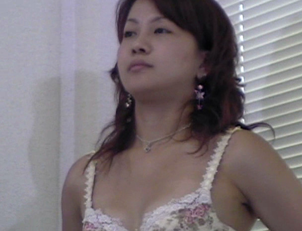 【人妻伝 午後の奥様 秘密の情事】浴室挿入 葵ほのか21歳 画像9
