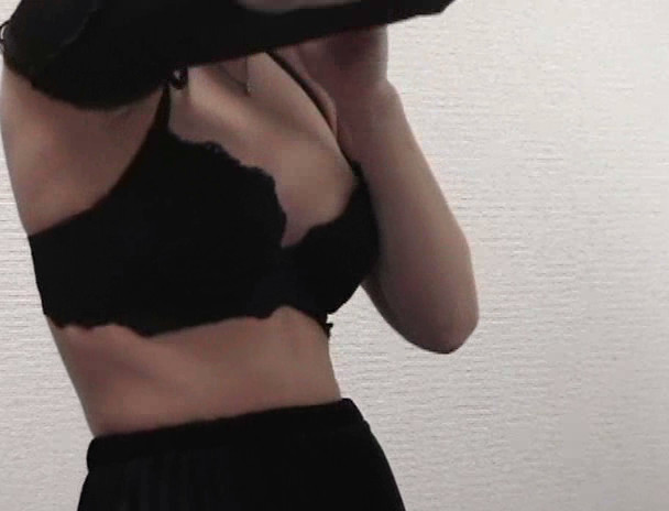 【人妻伝 午後の奥様 秘密の情事】大開脚FUCK 水谷るい21歳 画像2