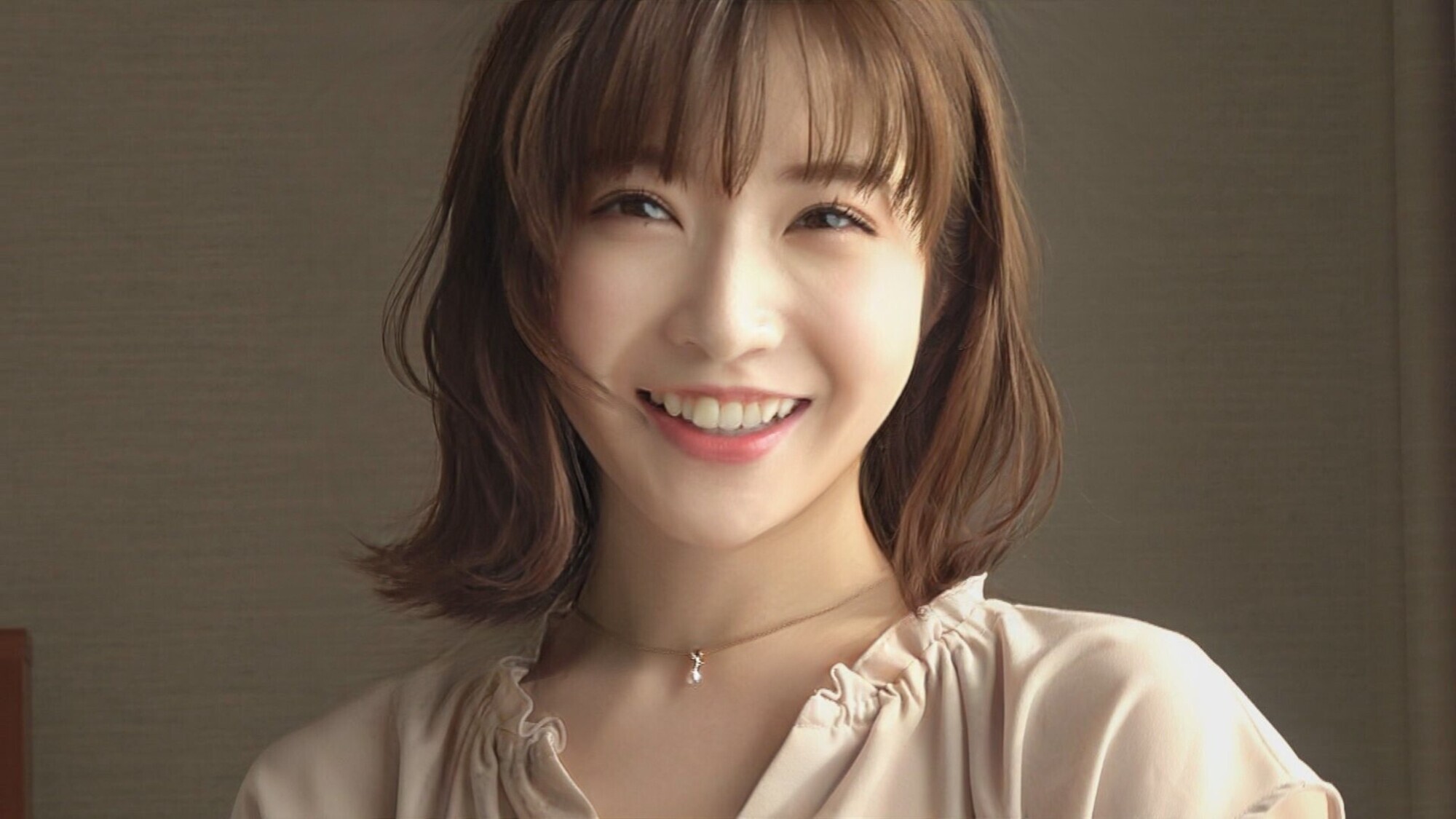 内密不倫で大胆に濡れイきする美人妻まりさん 画像1