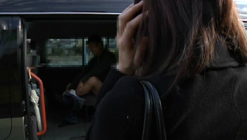 地方の都市でガチナンパした人妻にセンズリを見せたら 画像2